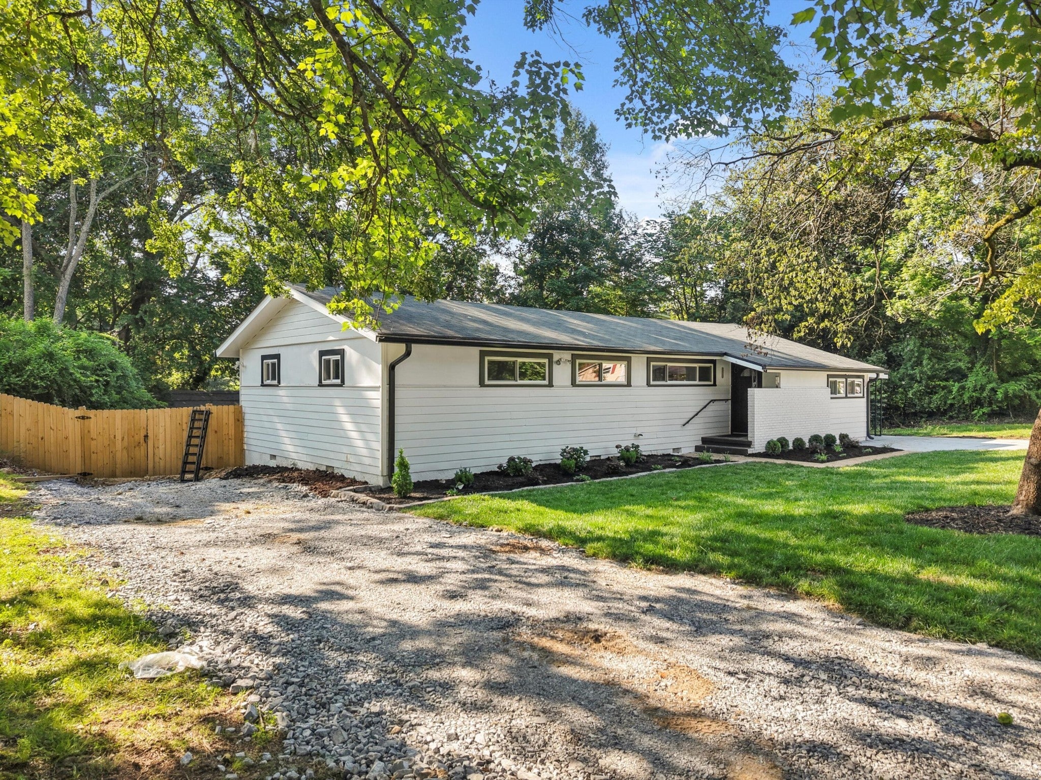 Photo of Listing #2891245