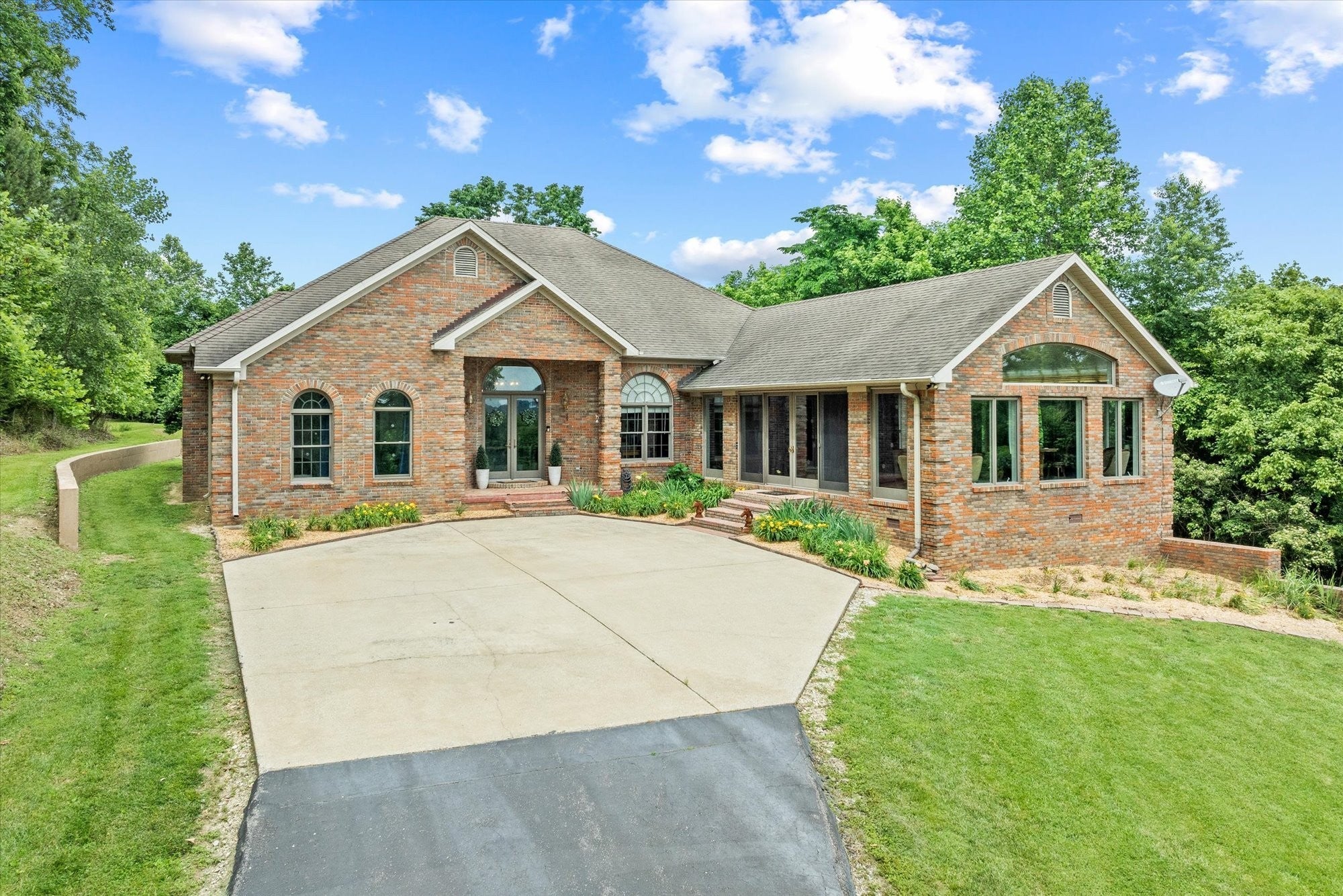 Photo of Listing #2896824
