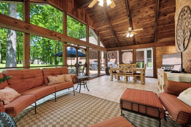3208 Thoroughbred Dr, Hermitage