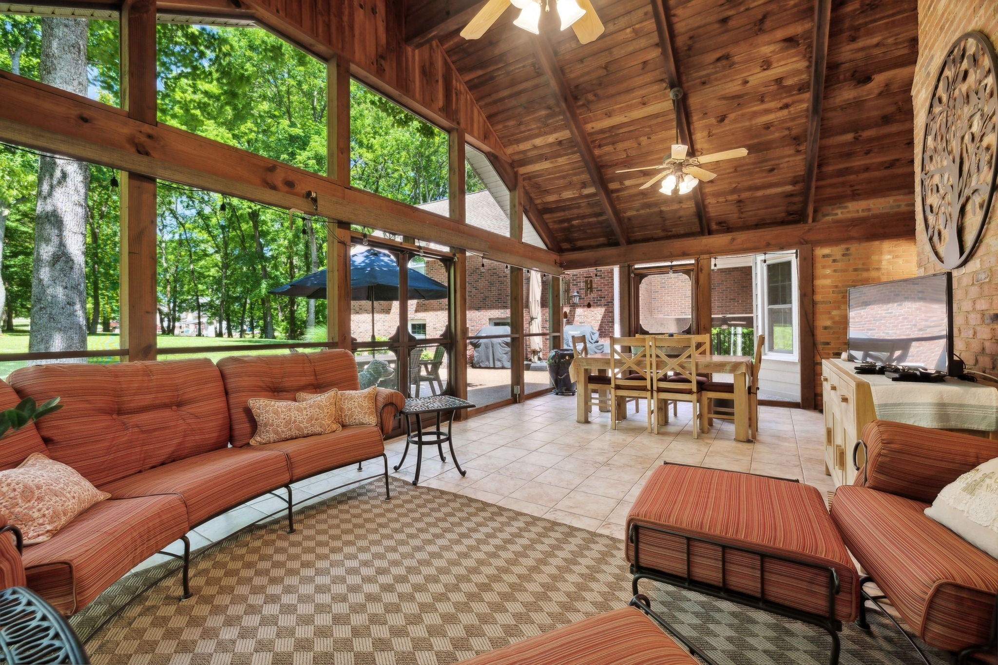 Photo of Listing #2896873