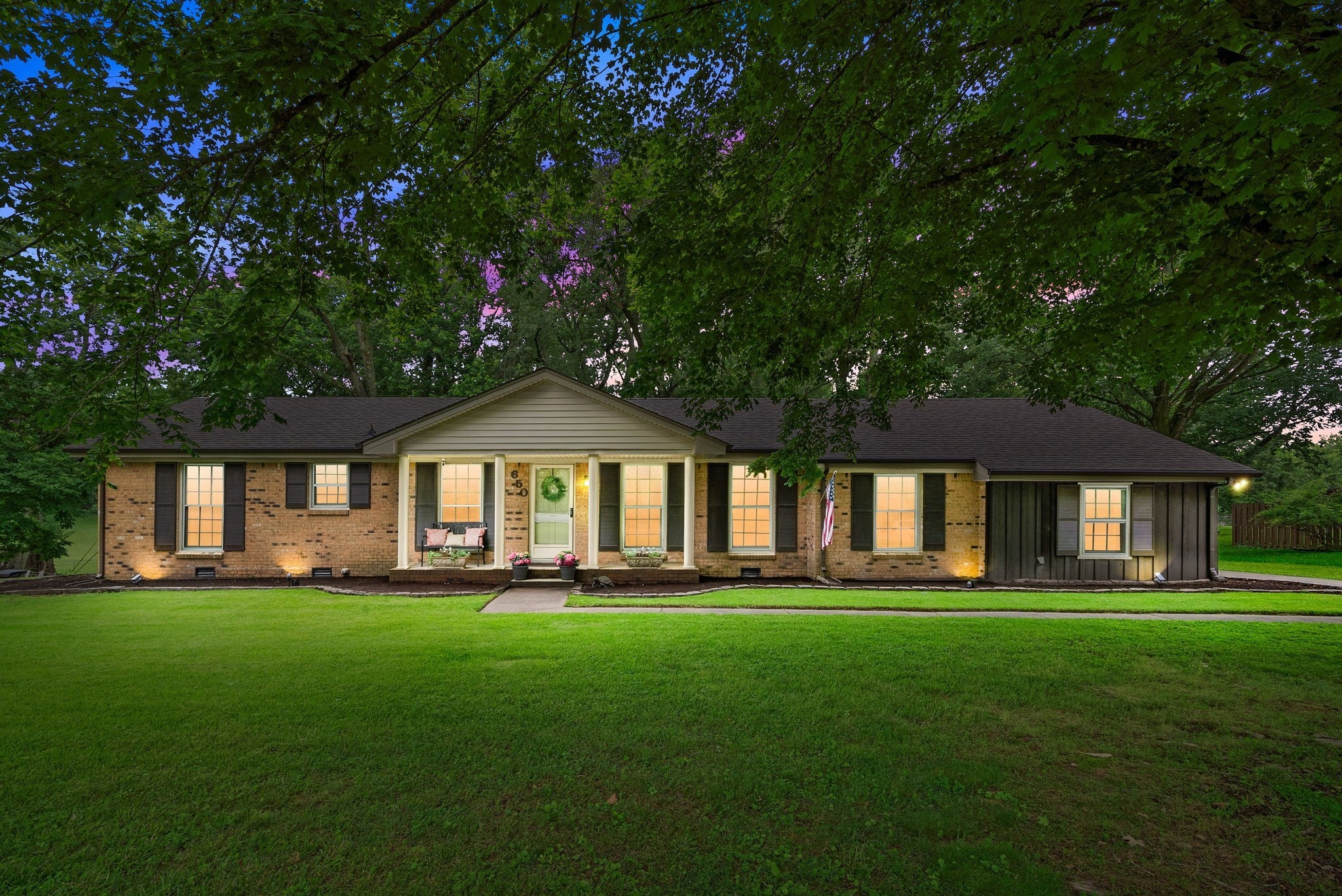 Photo of Listing #2897309