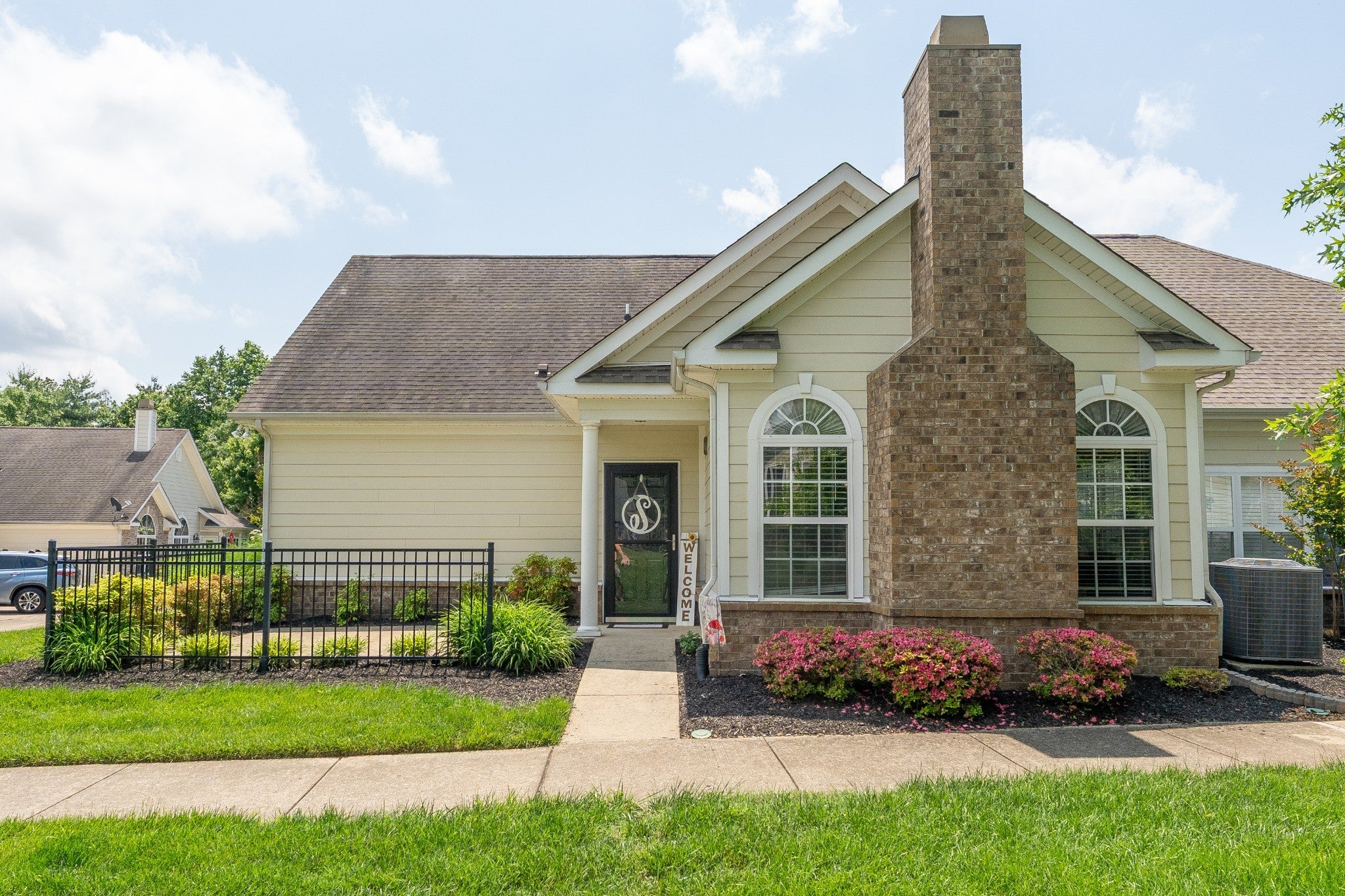 Photo of Listing #2897313