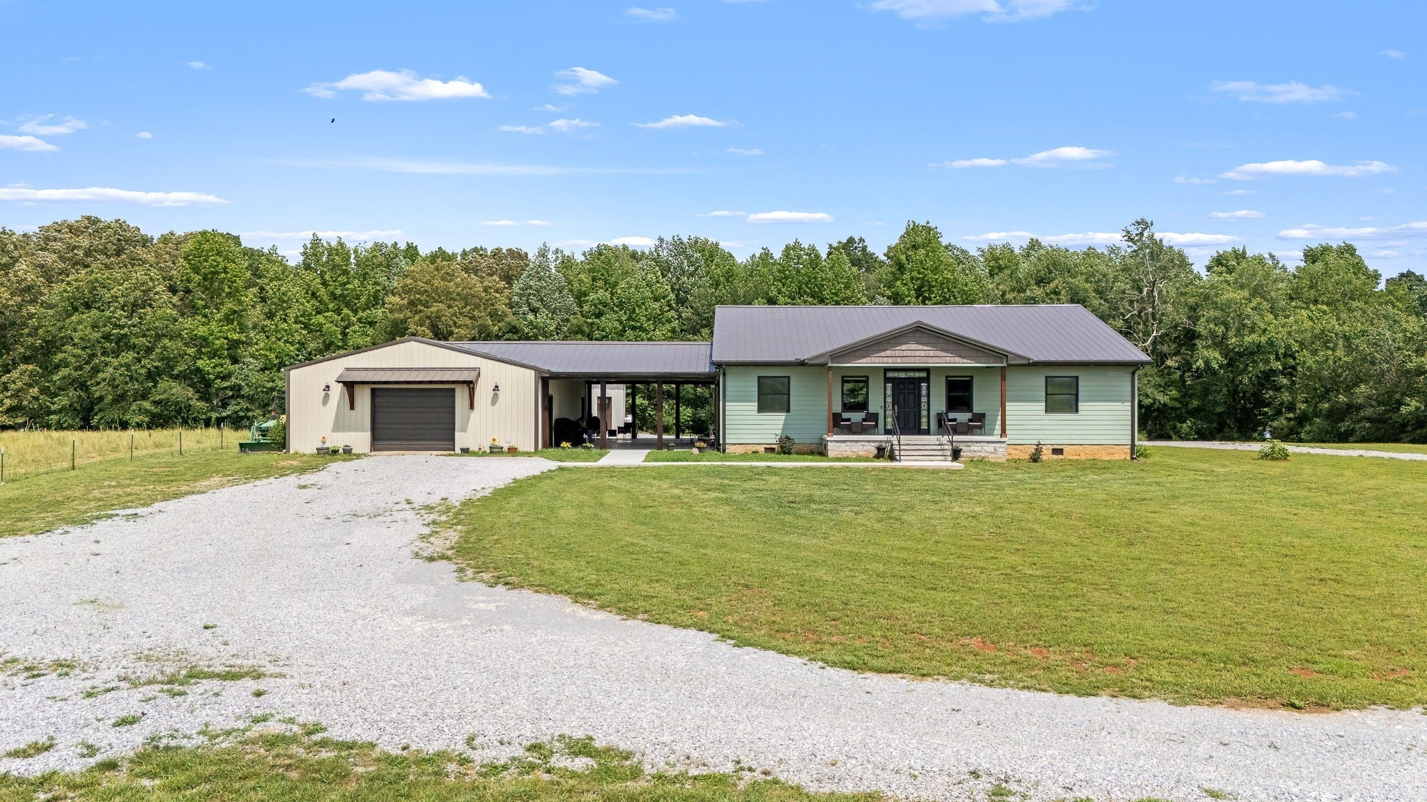 Photo of Listing #2897357