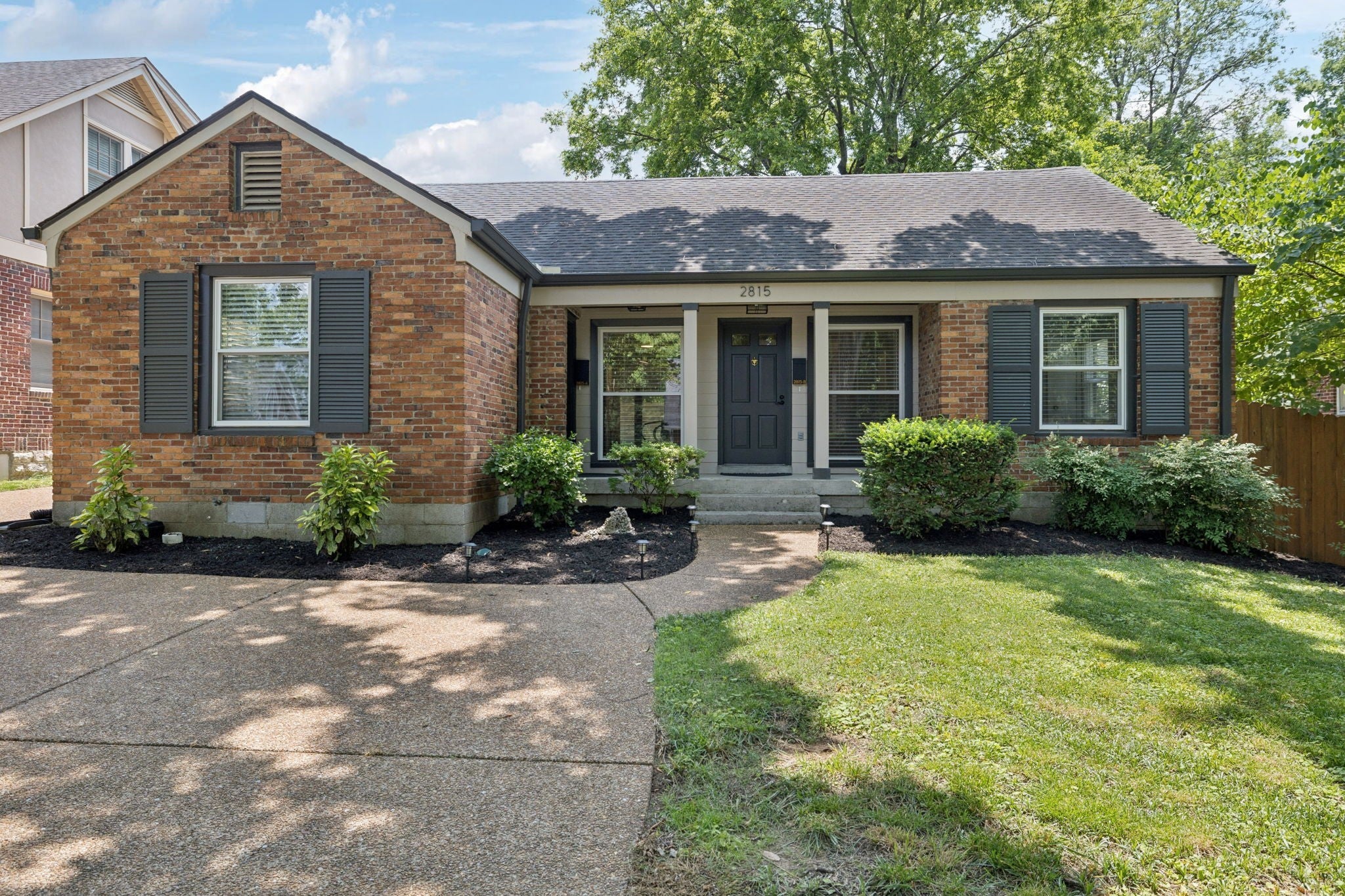 Photo of Listing #2897396