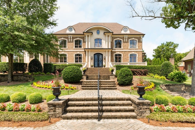 295 Jones Pkwy, Brentwood