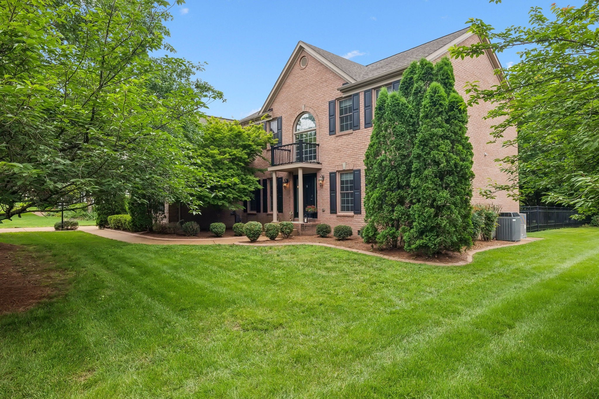 Photo of Listing #2898527