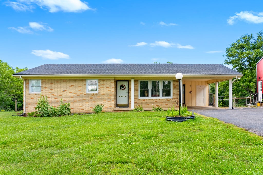 6670 Greenville Rd, Hopkinsville