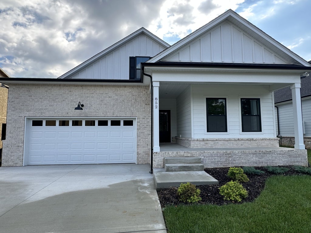 852 Parkside Blvd, Portland