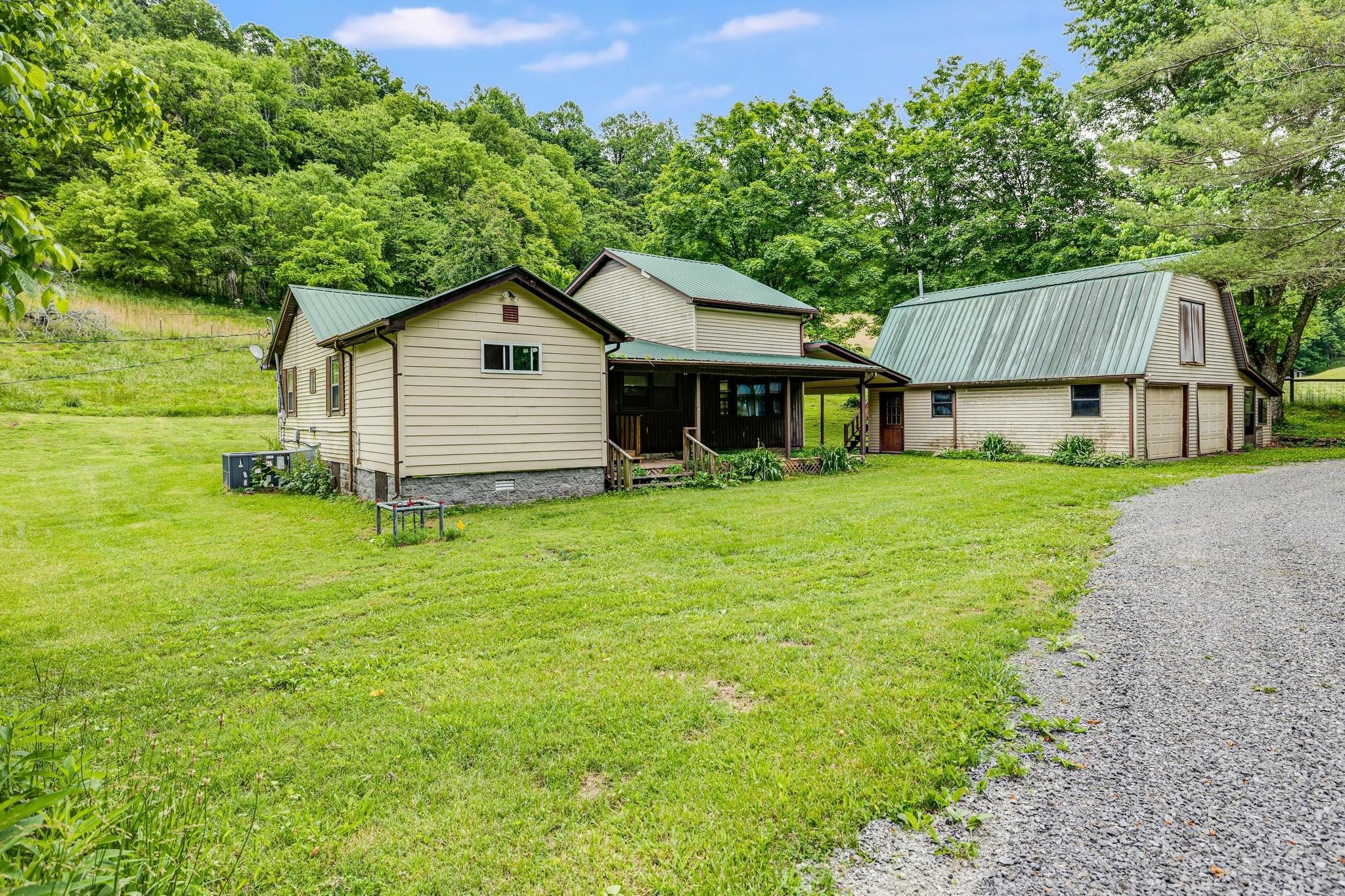 Photo of Listing #2900305