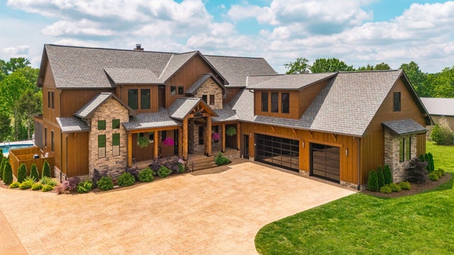 324 Lakeview Rd, Gallatin