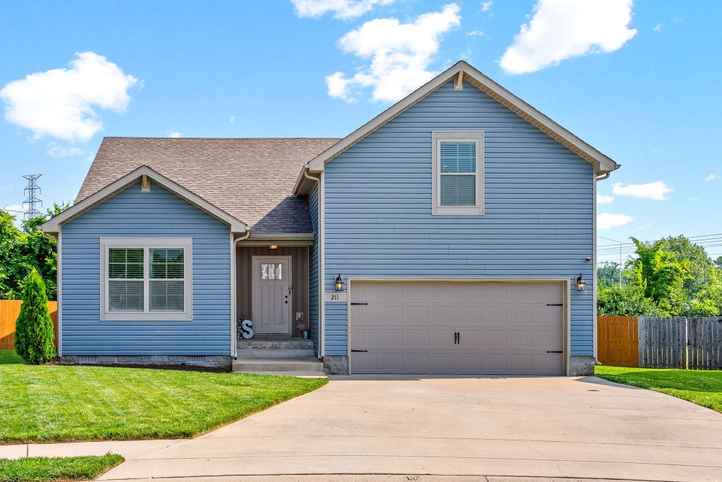 211 Sambar Dr, Clarksville