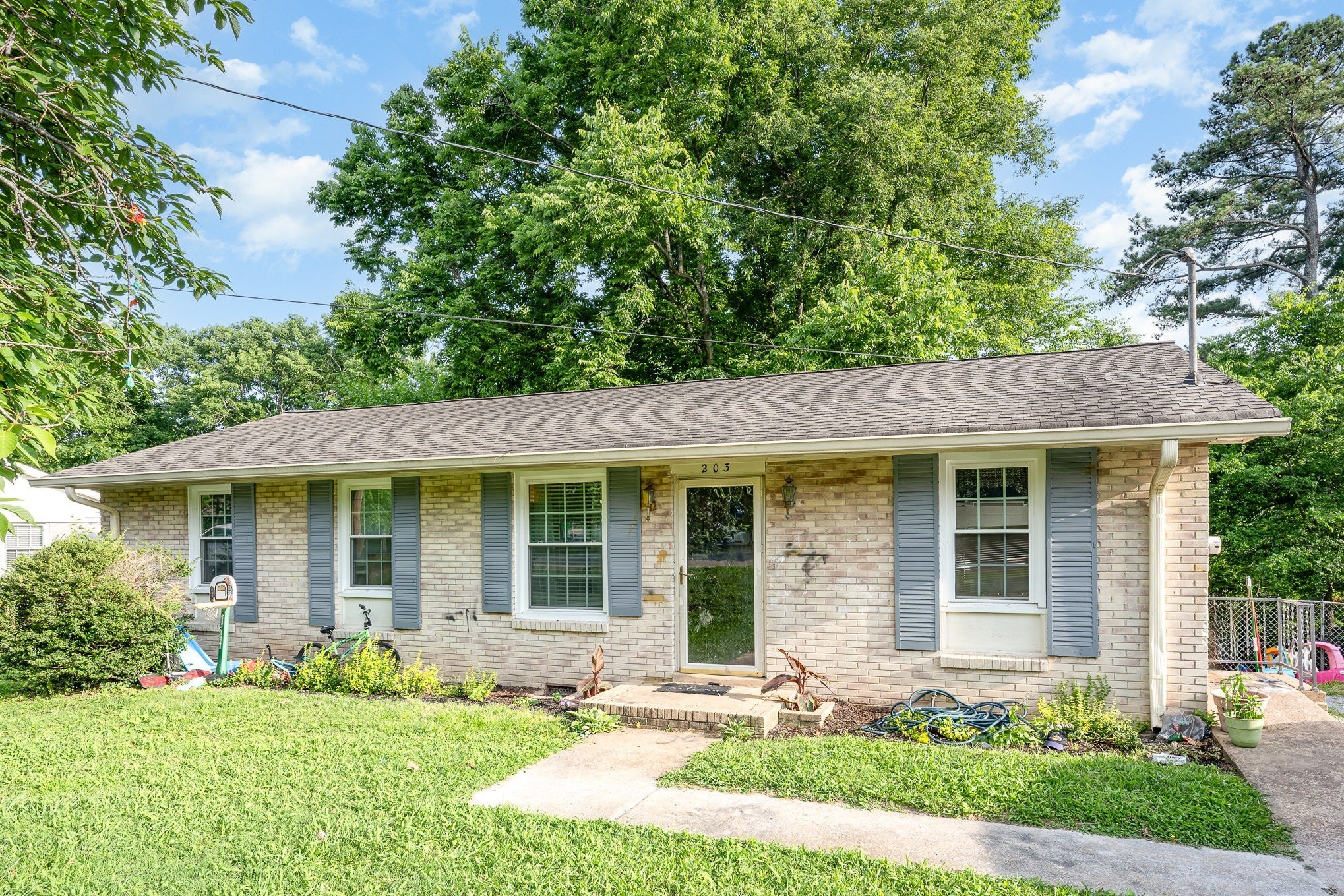 Photo of Listing #2905378