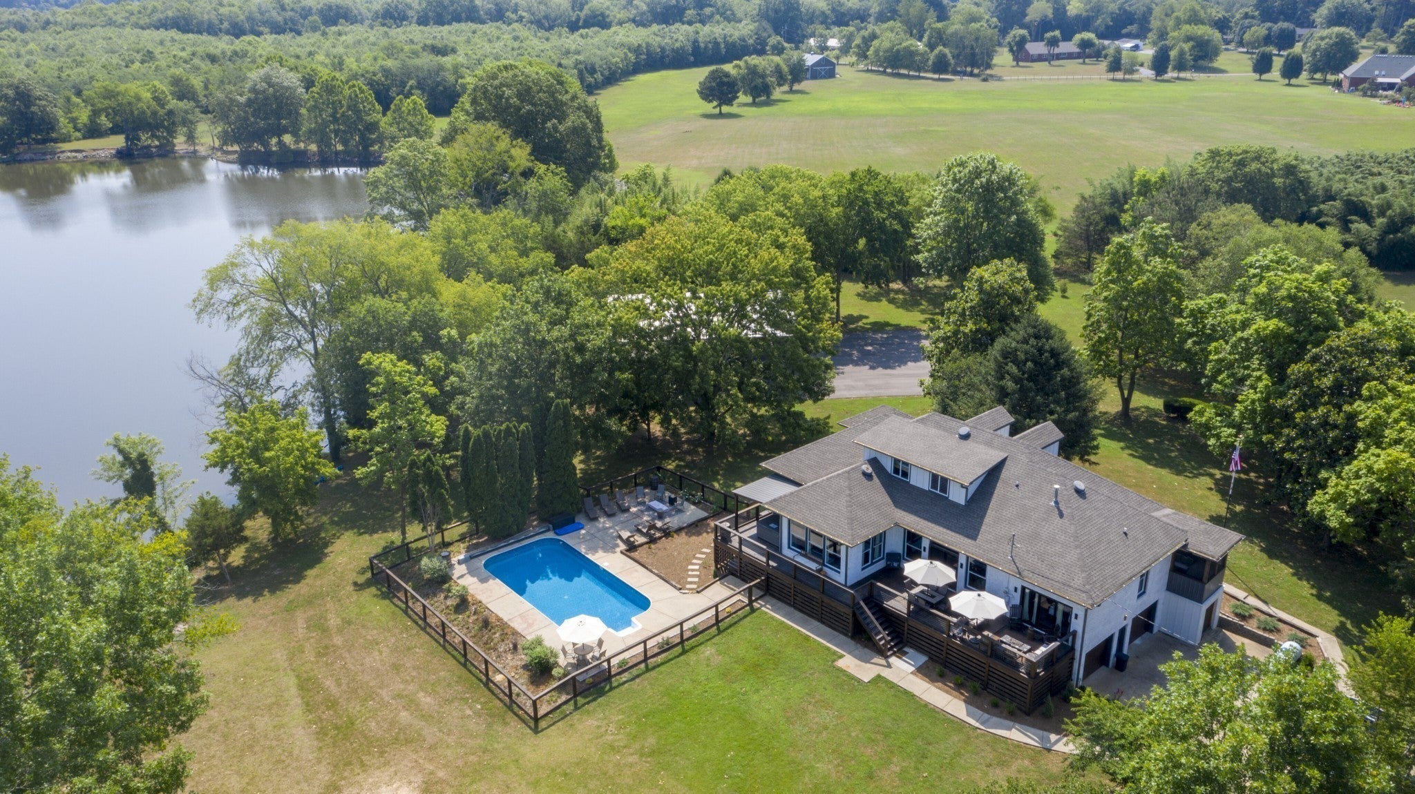 Photo of Listing #2905892