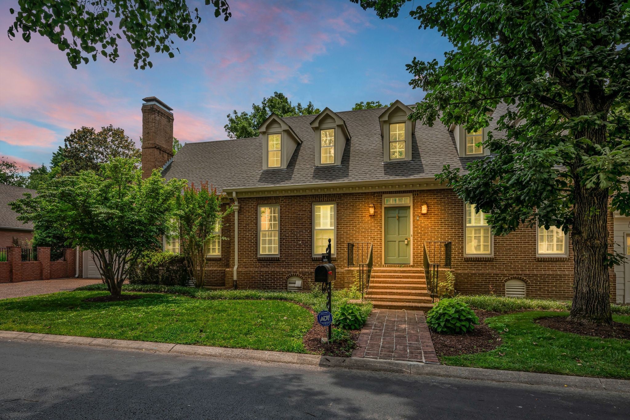 Photo of Listing #2906237