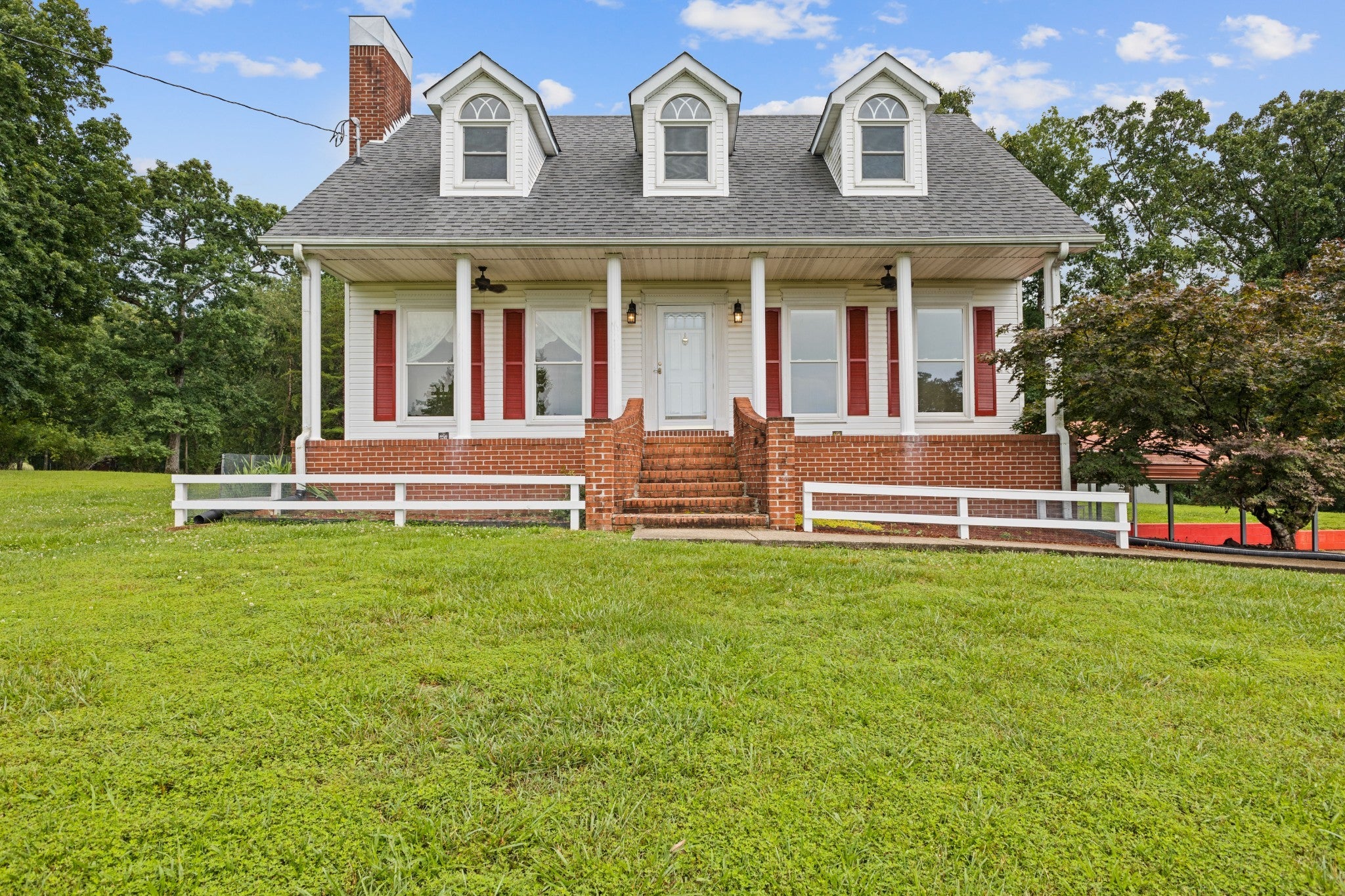 Photo for MLS 2906989 in 4045 Old Nashville Hwy Mc Ewen, TN - 37101