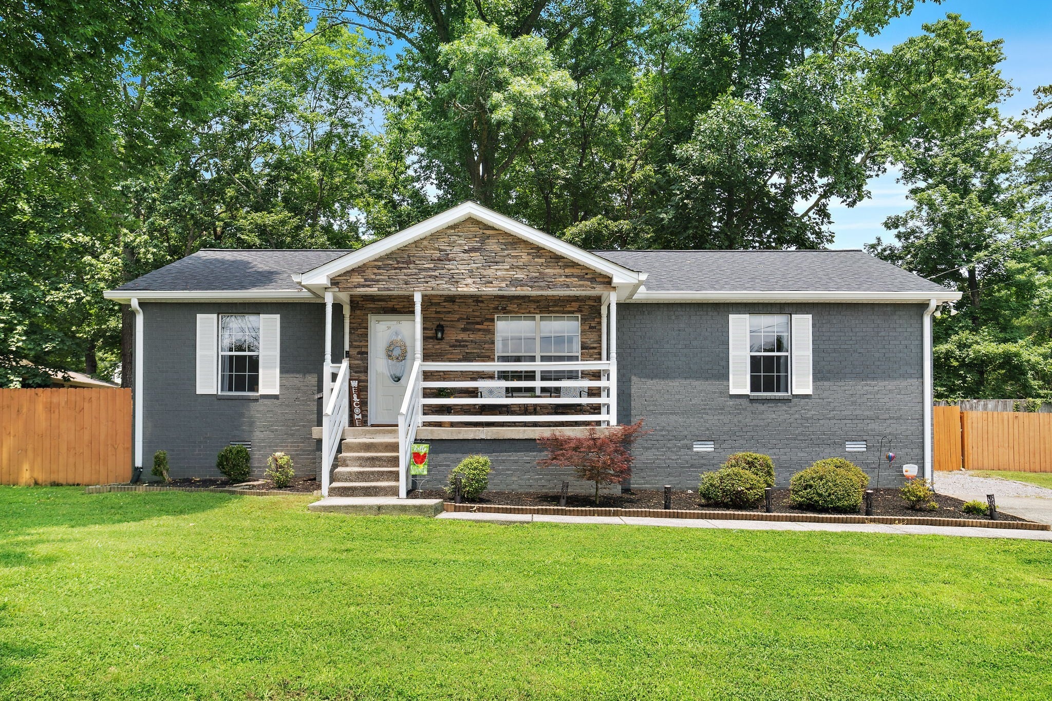 Photo of Listing #2907775