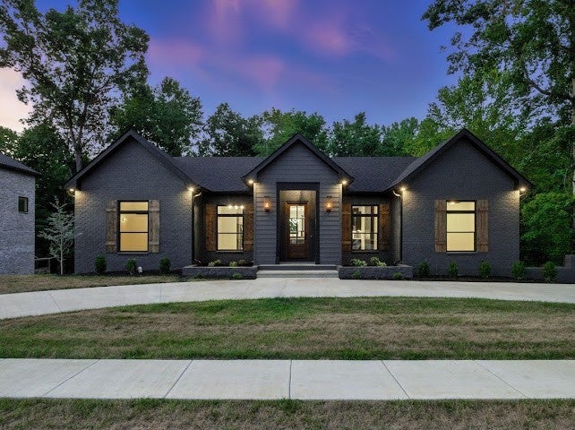 Photo of Listing #2908102