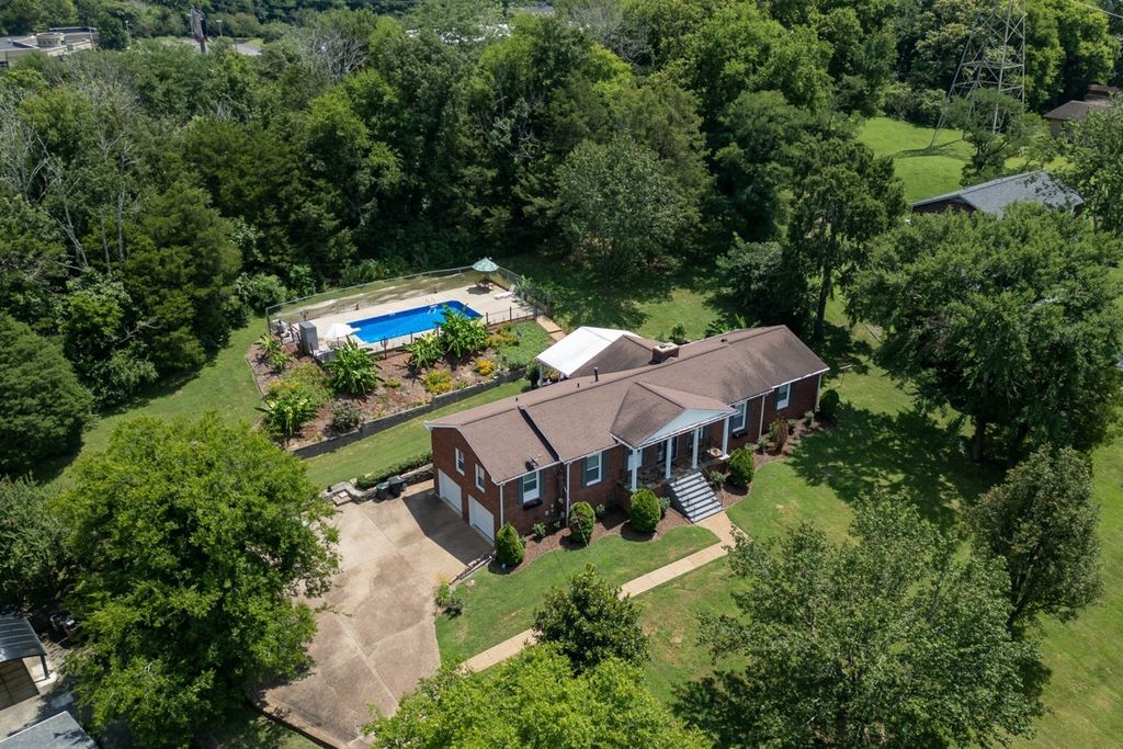 237 Craigmeade Dr, Nashville