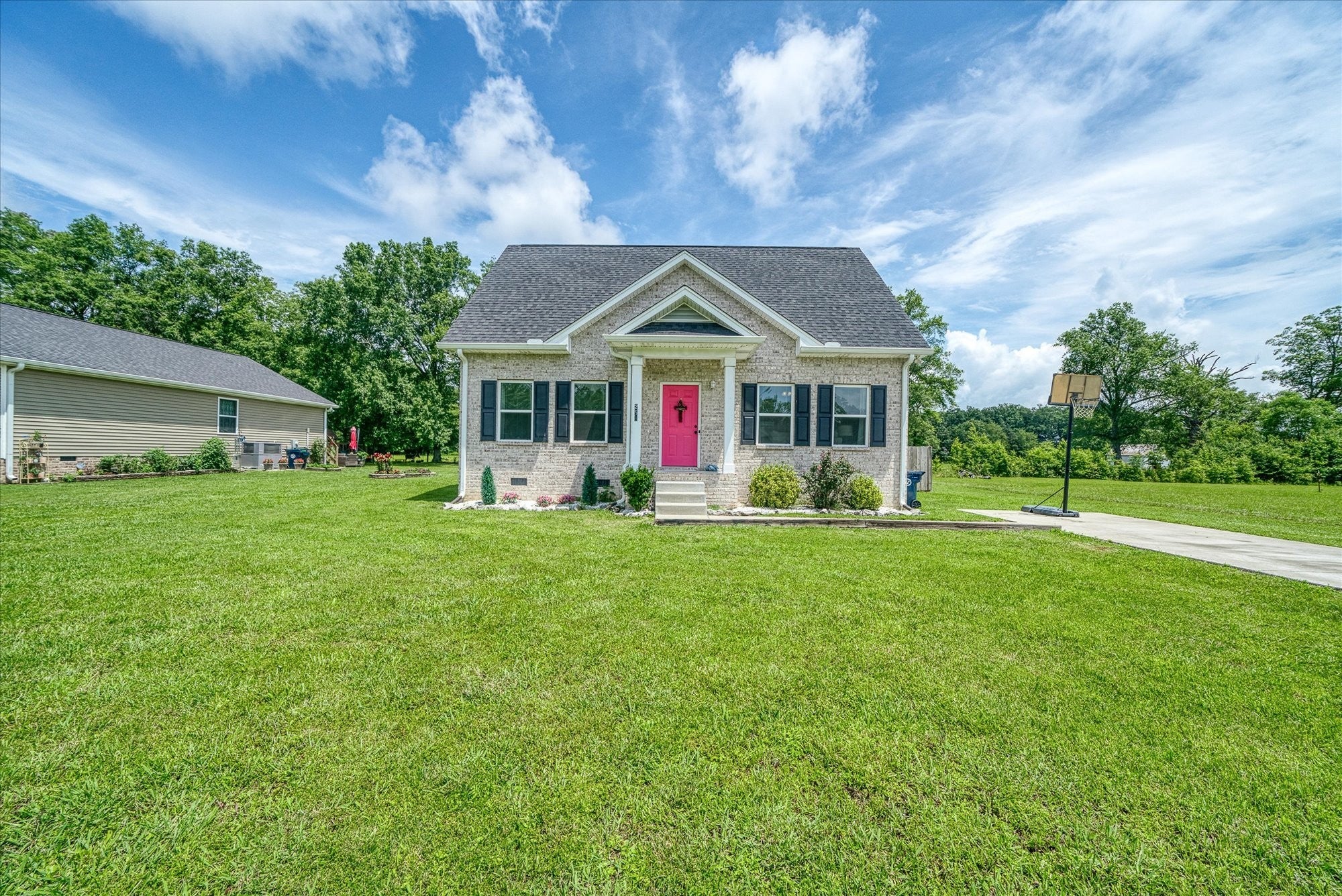 Photo of Listing #2915014