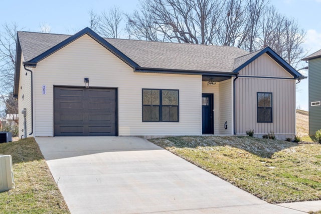 205 Wayne Hall Road, Clarksville