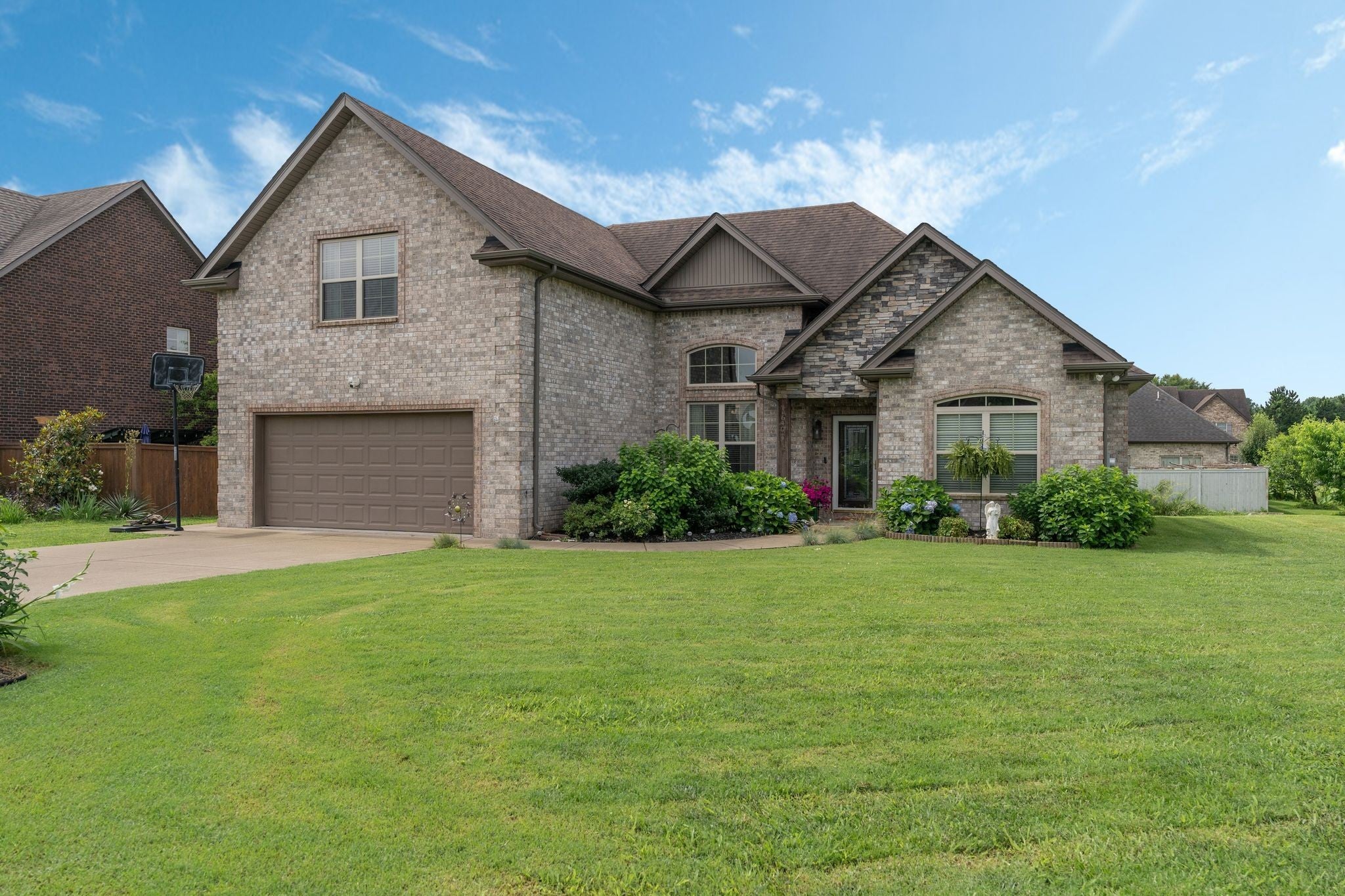 Photo of Listing #2918035