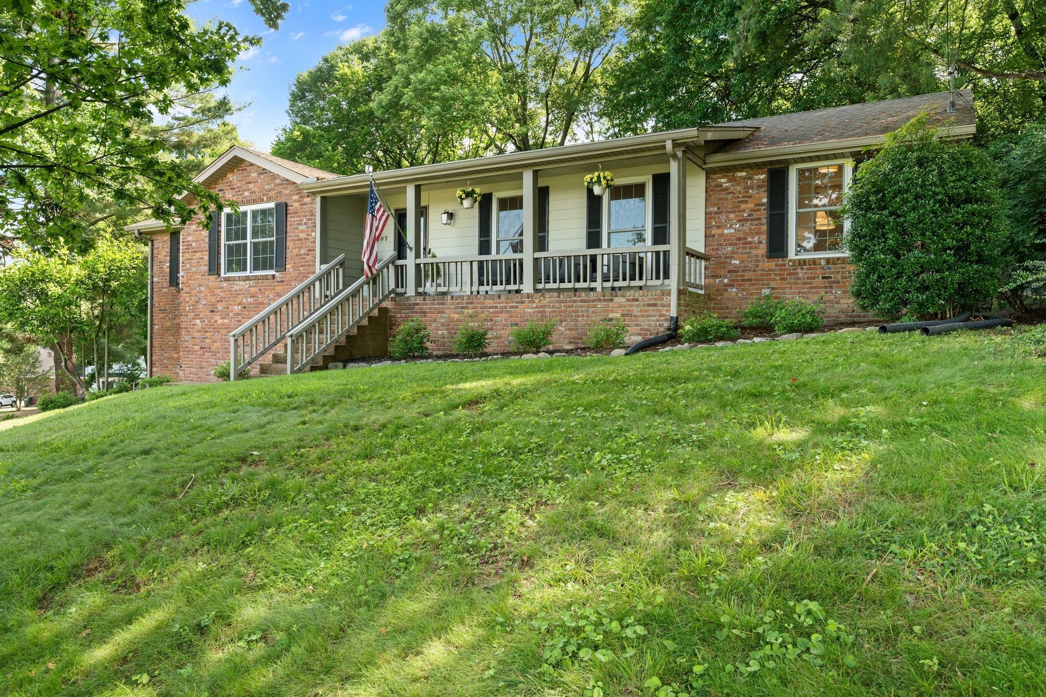 Photo of Listing #2918173