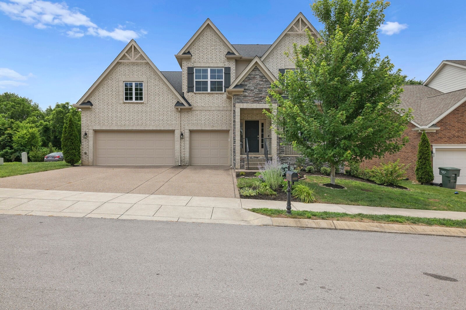 Photo of Listing #2921408