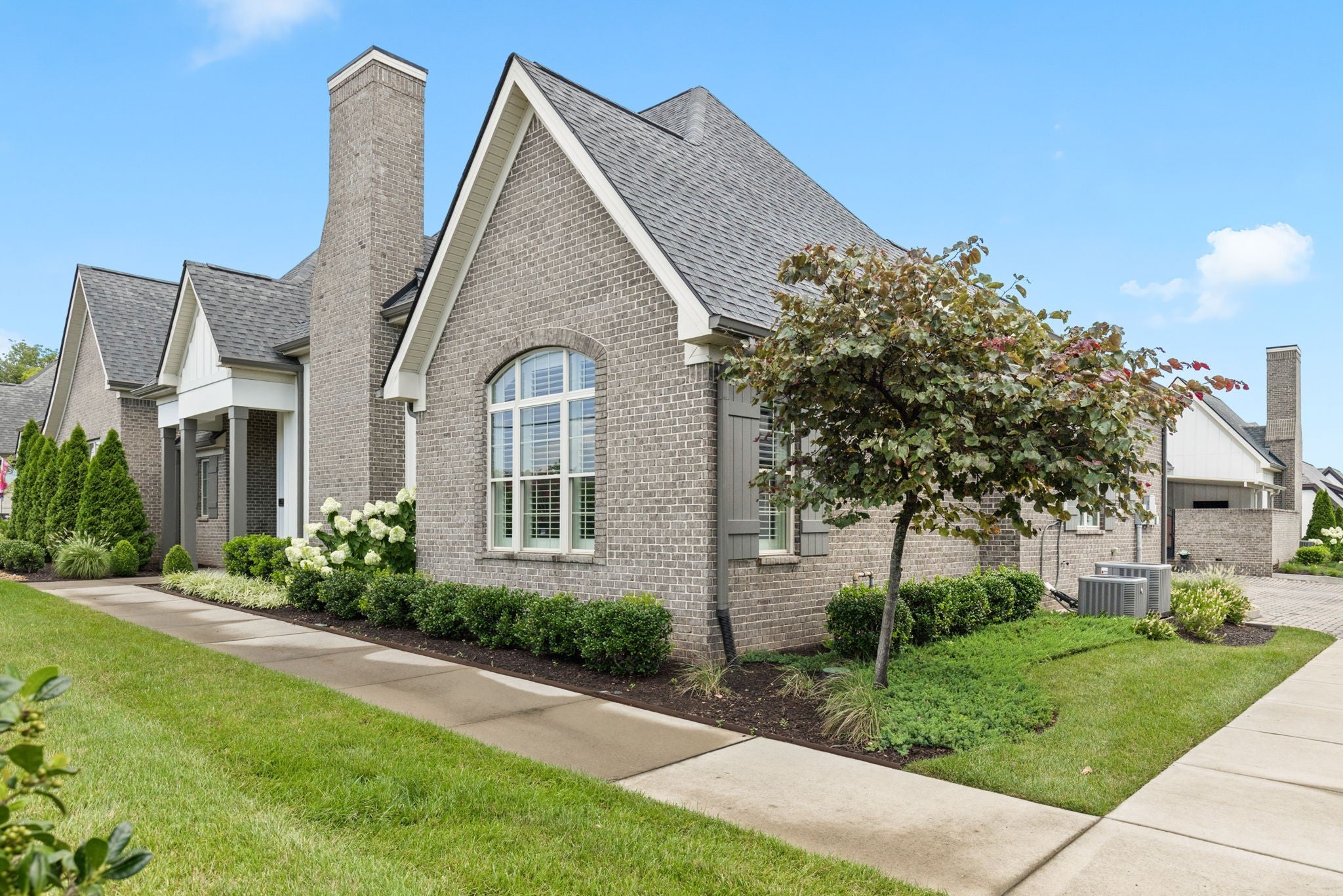 Photo of Listing #2923353