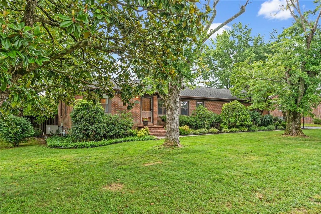 515 Mckellar Dr, Manchester