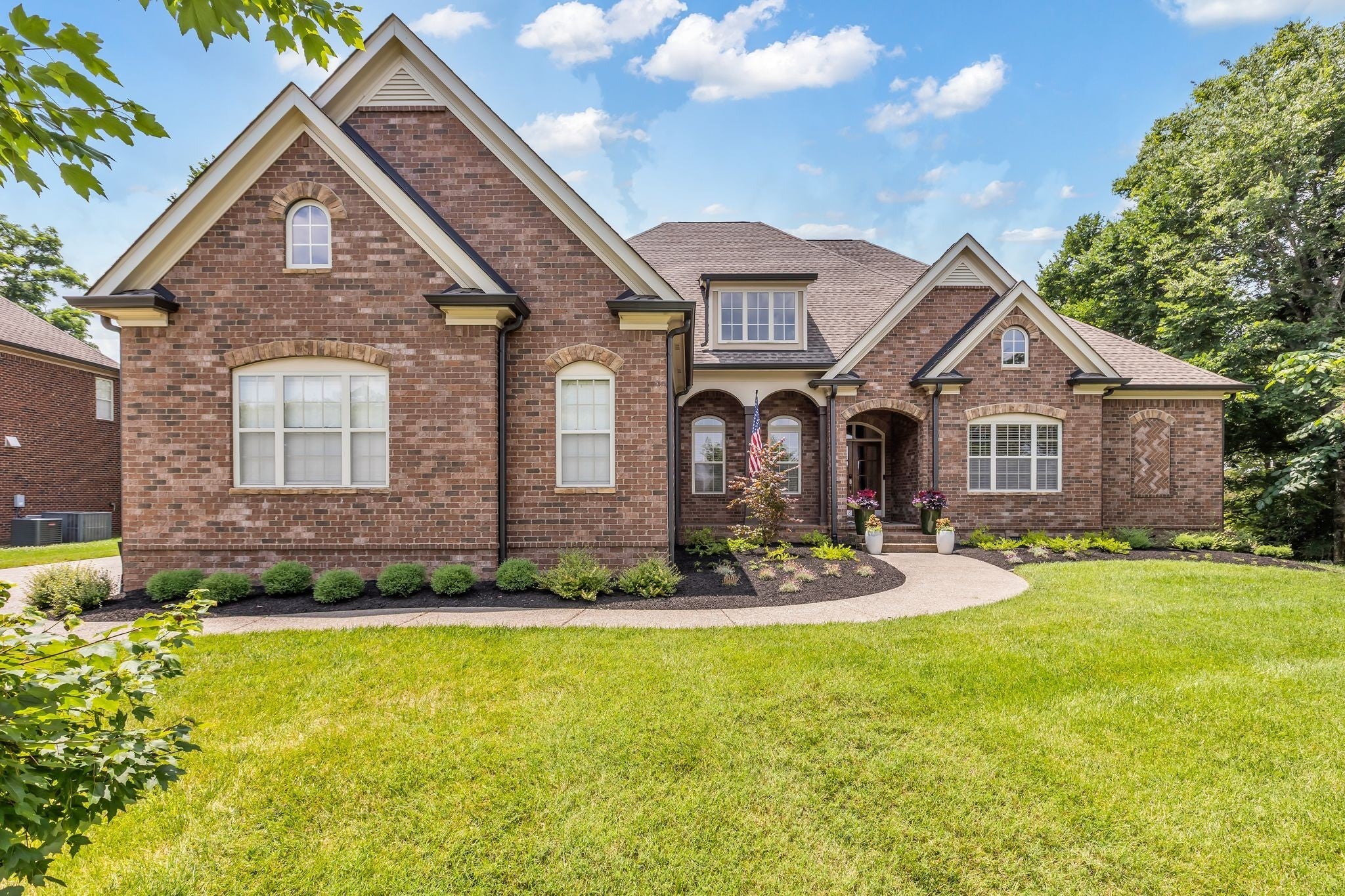 Photo of Listing #2924413