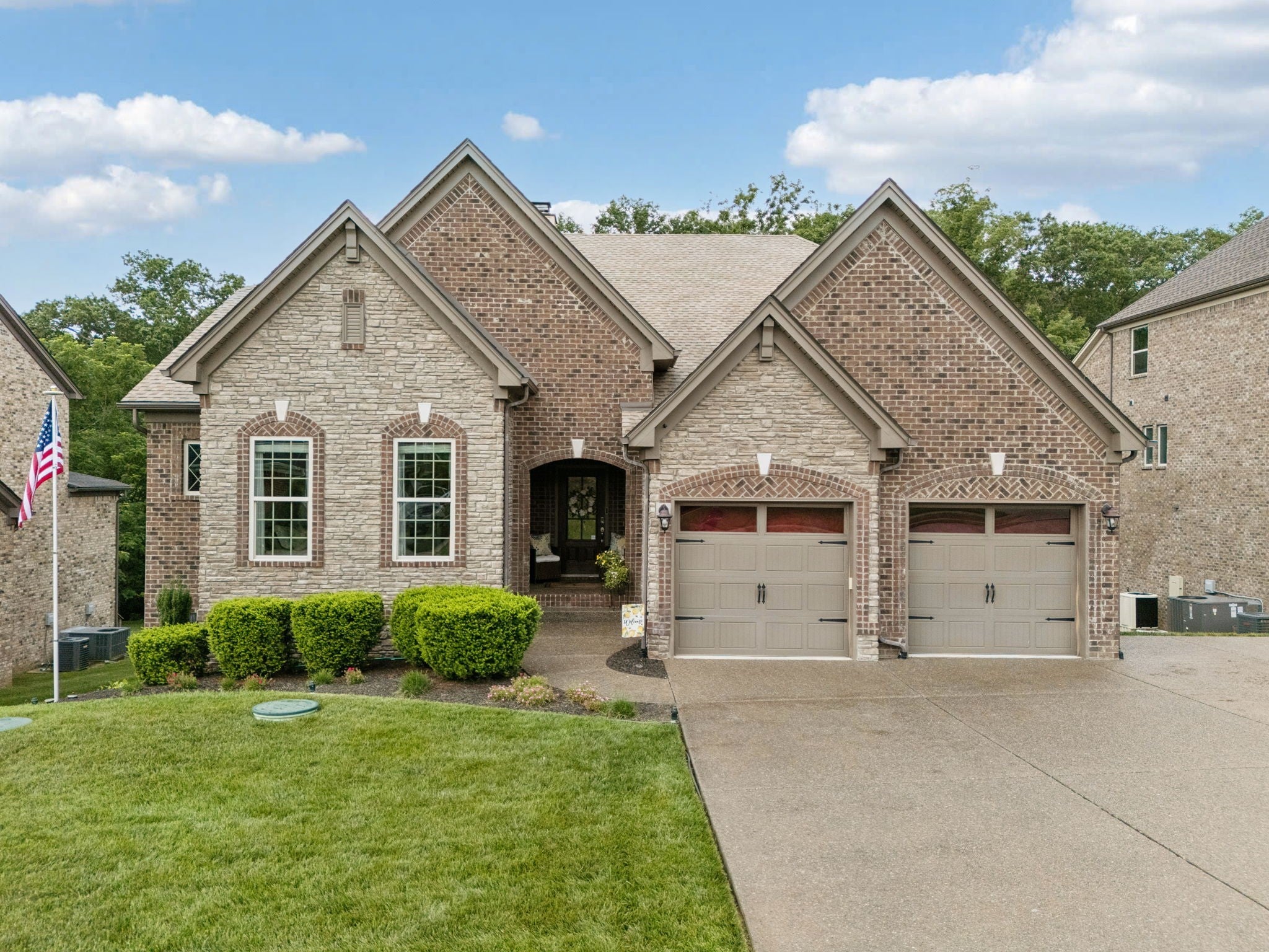 Photo of Listing #2925008