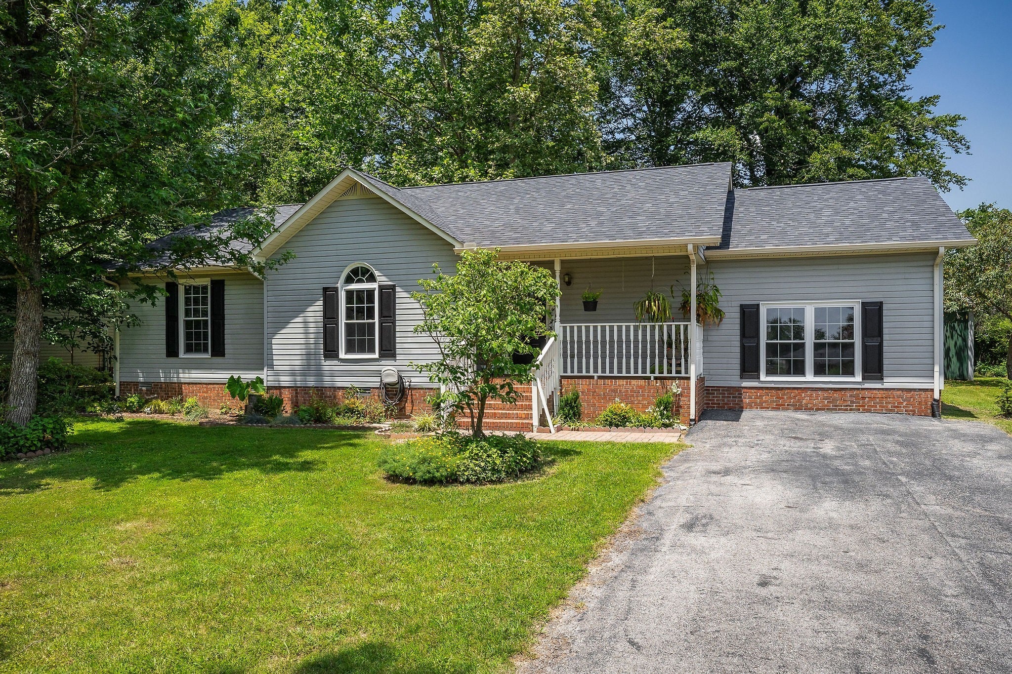 Photo of Listing #2925075