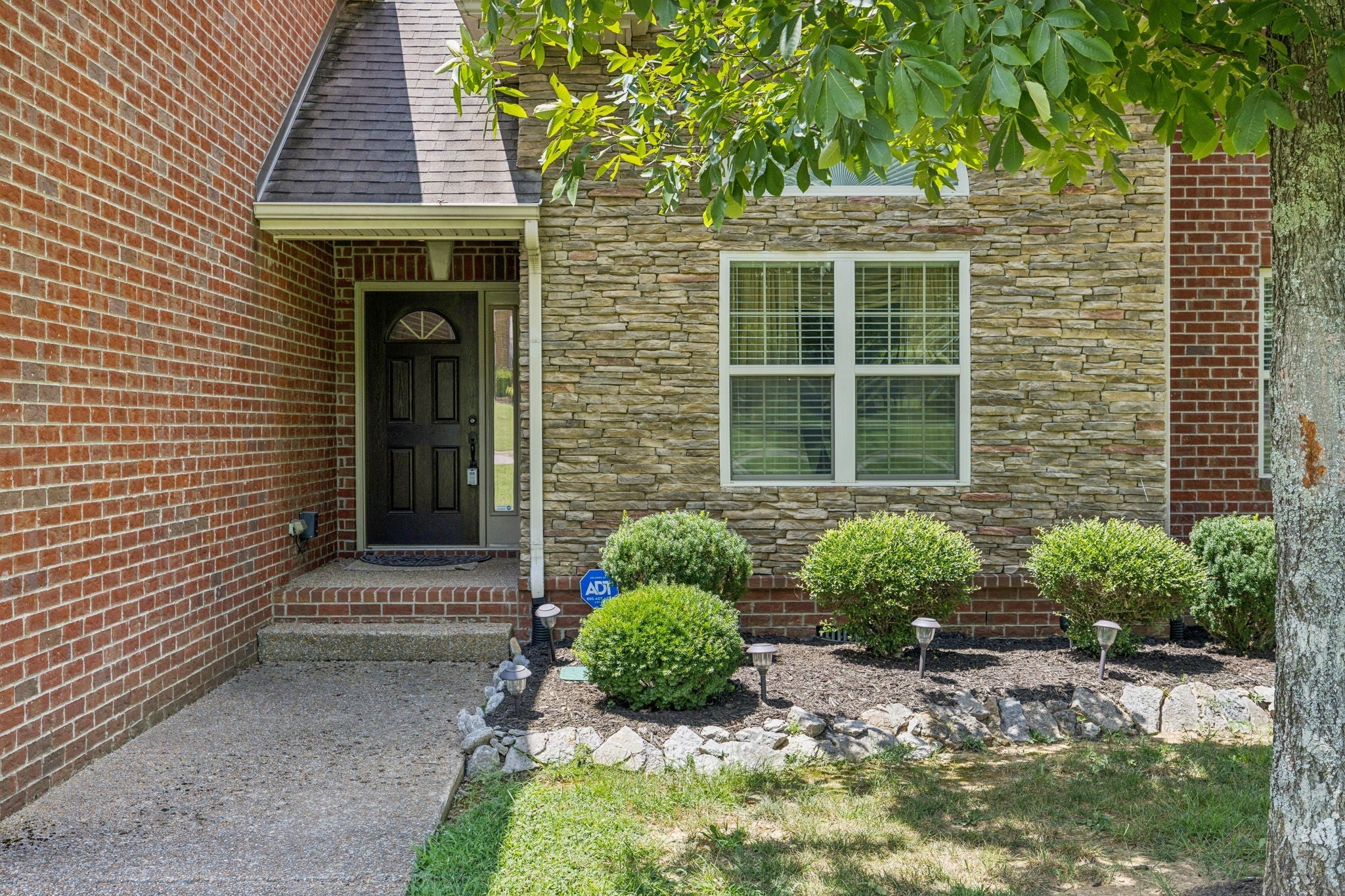 Photo of Listing #2925785