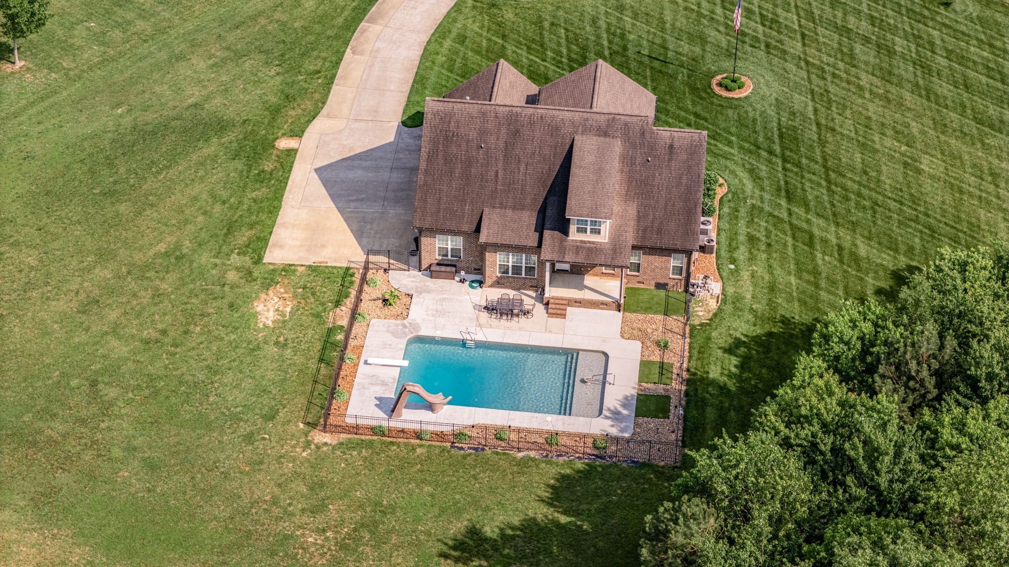Photo of Listing #2927325
