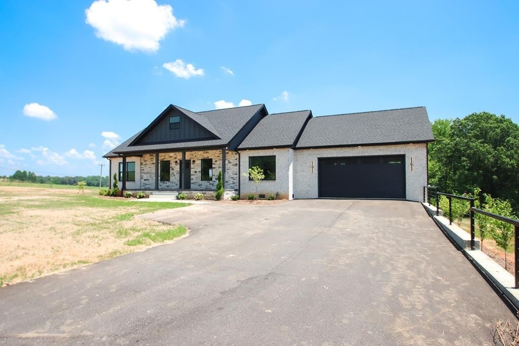 Photo of Listing #2927351