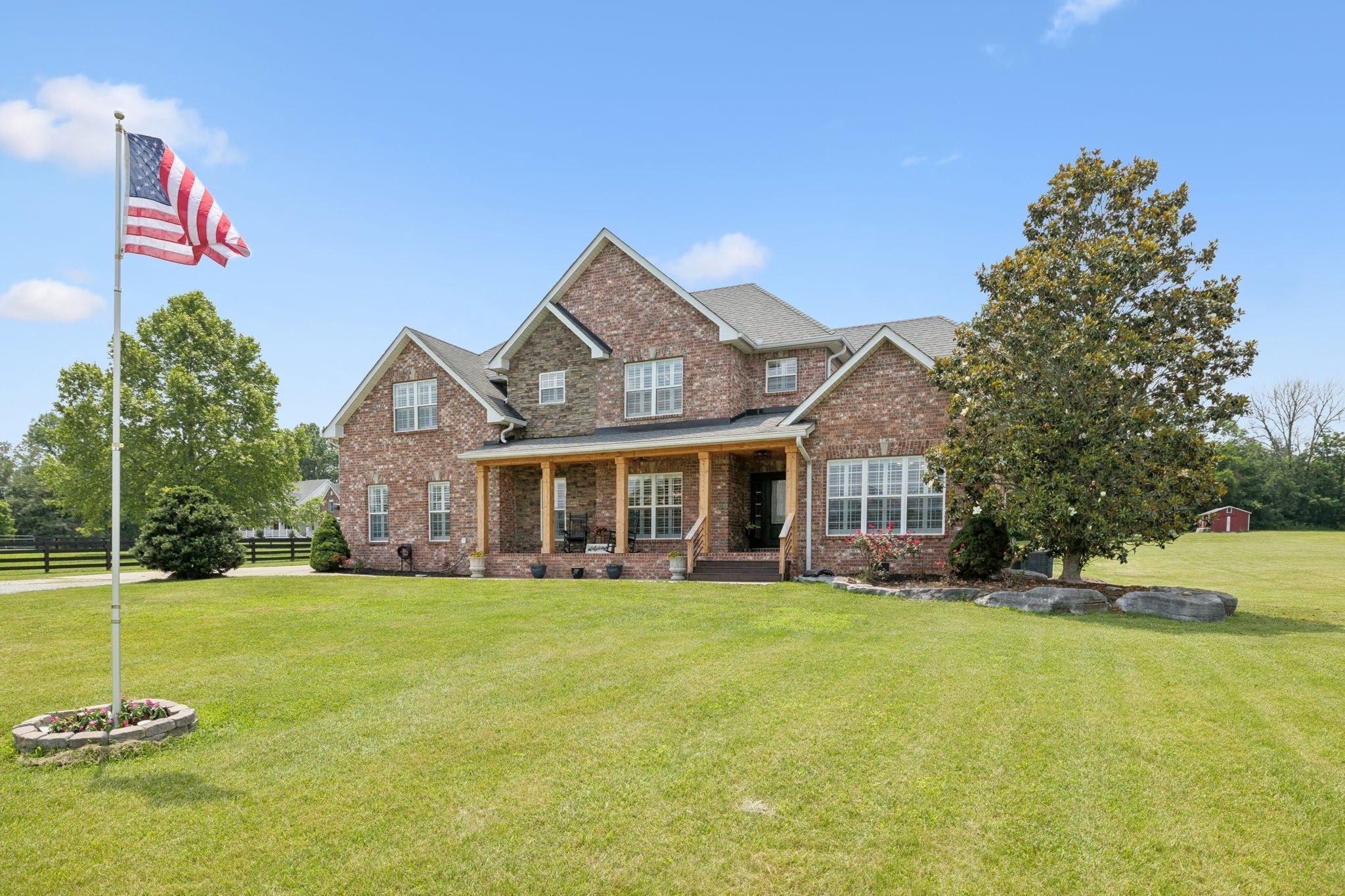 Photo of Listing #2927369