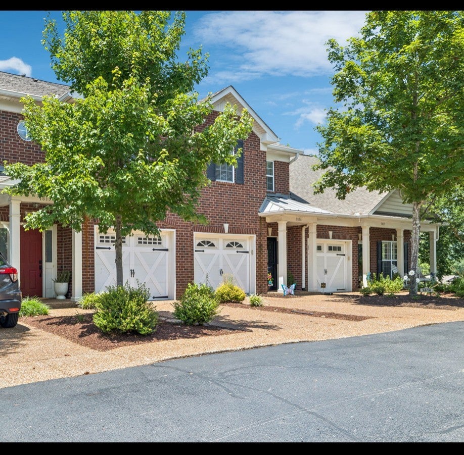 Photo of Listing #2927552