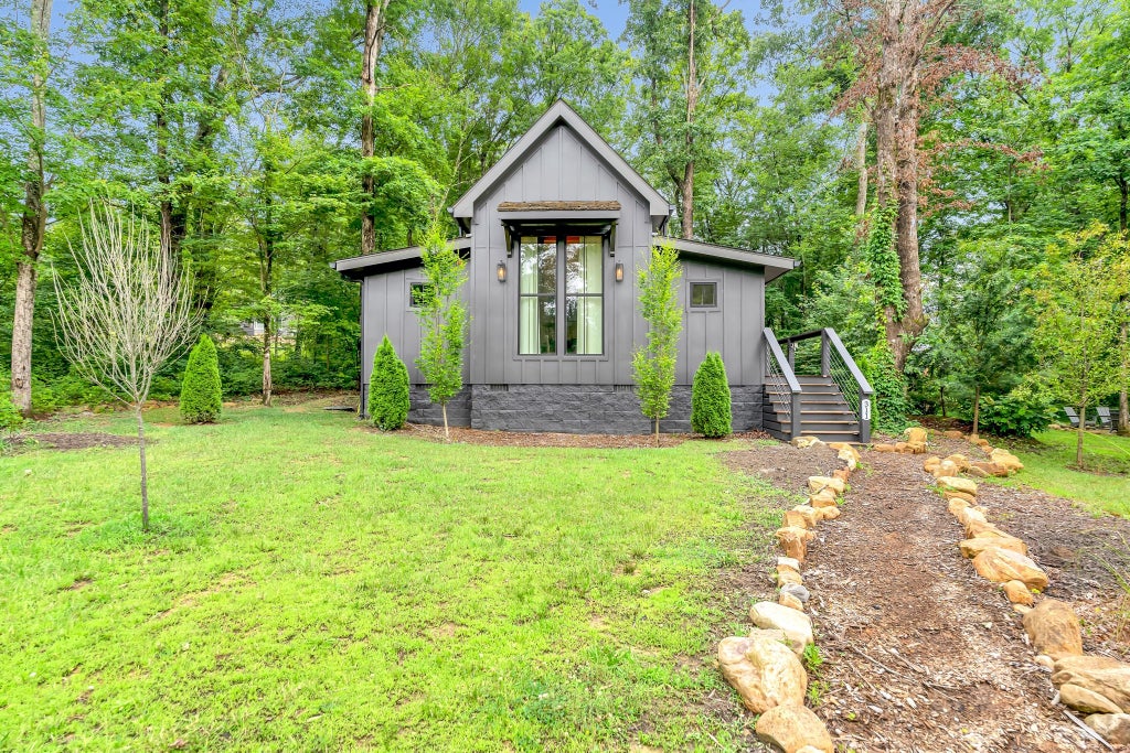 311 Waters Edge Way, Tracy City