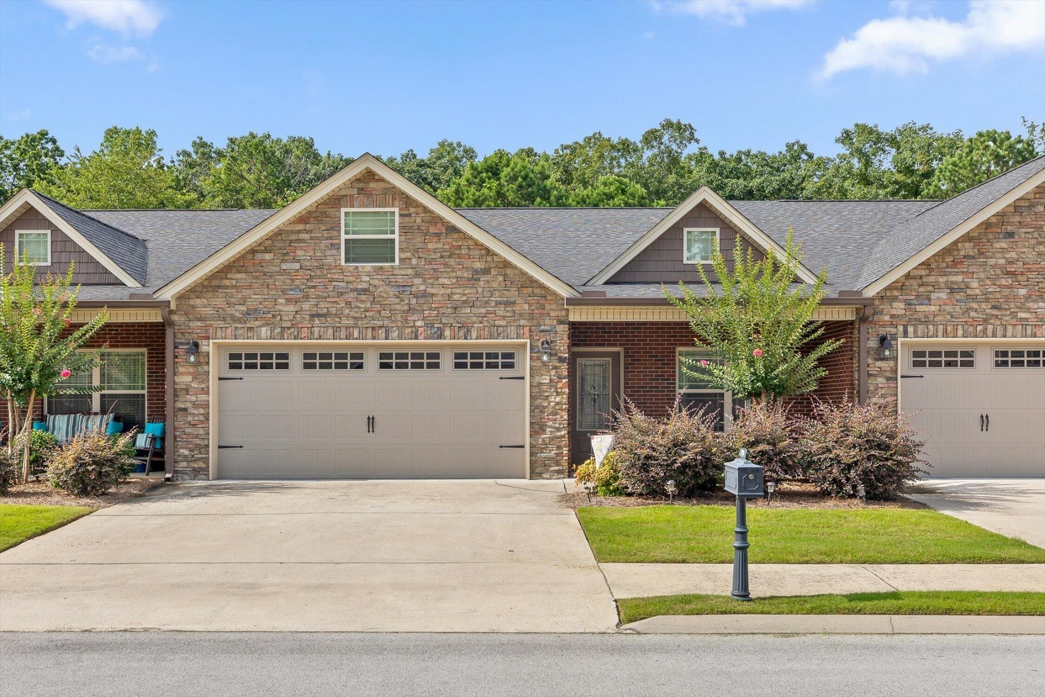 Photo of Listing #2927869