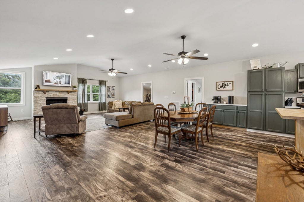 13 Grisham Hollow Ln, Elmwood