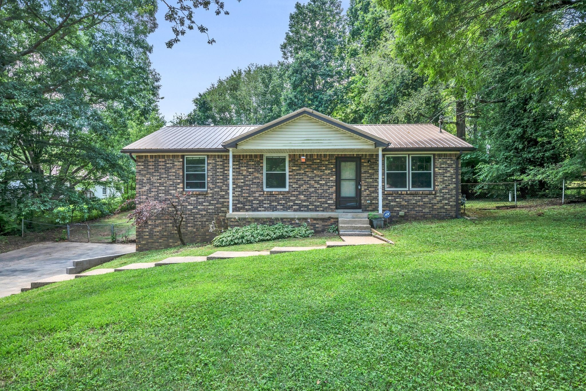 Photo of Listing #2929755