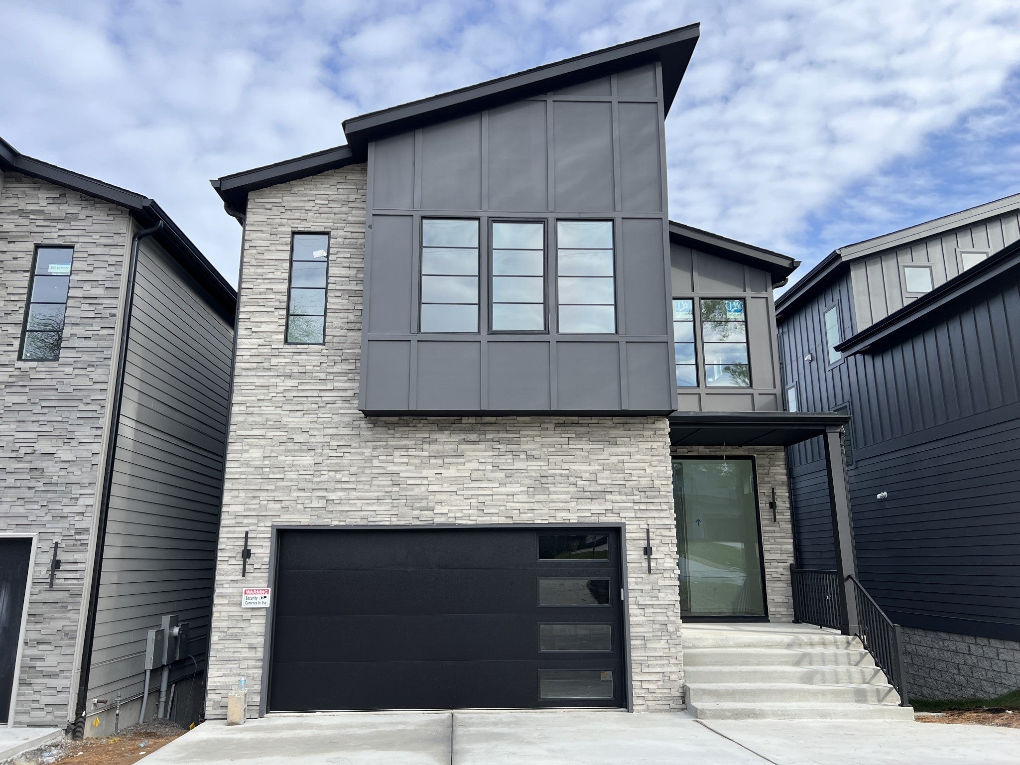 Photo of Listing #2930014