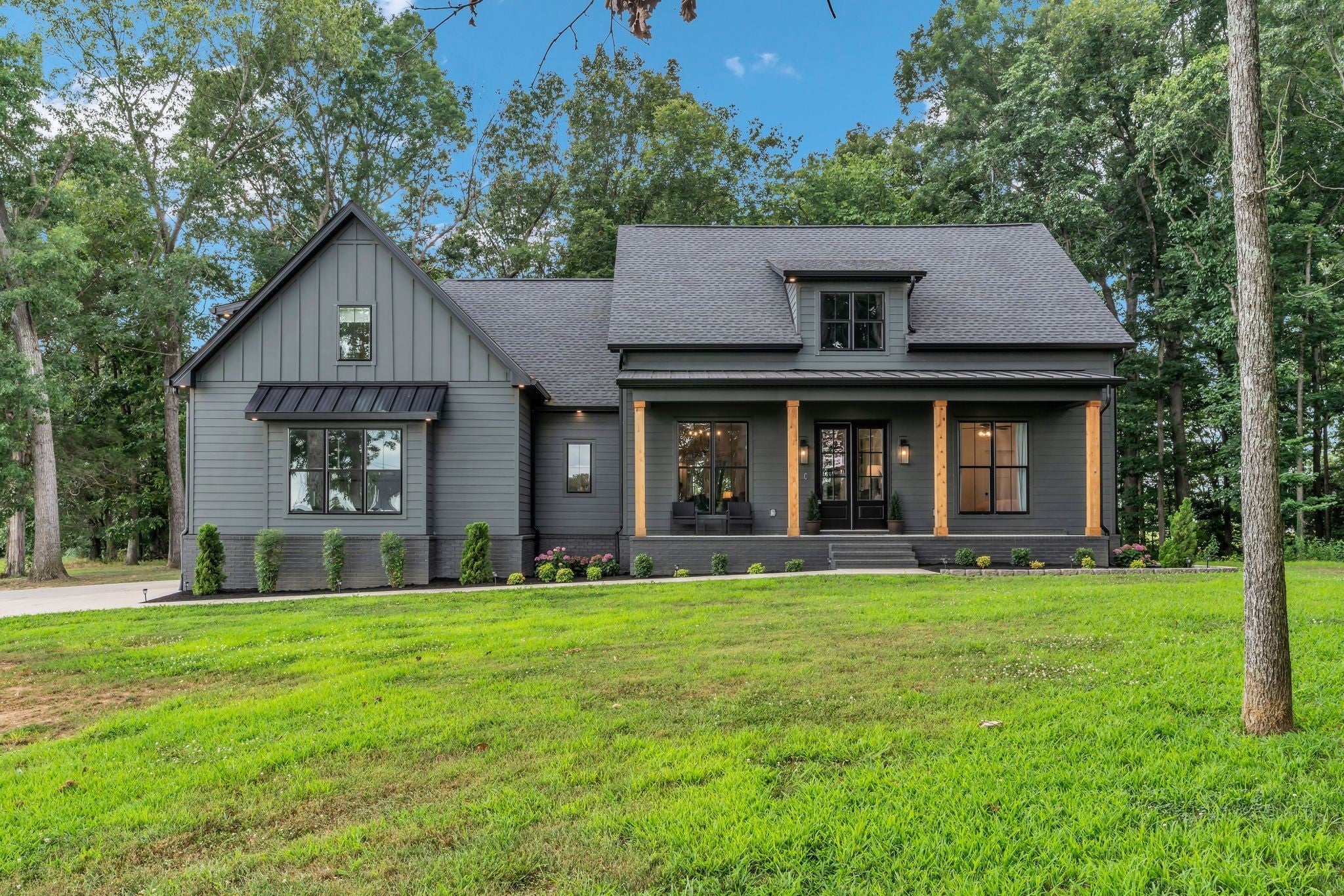 Photo of Listing #2930087
