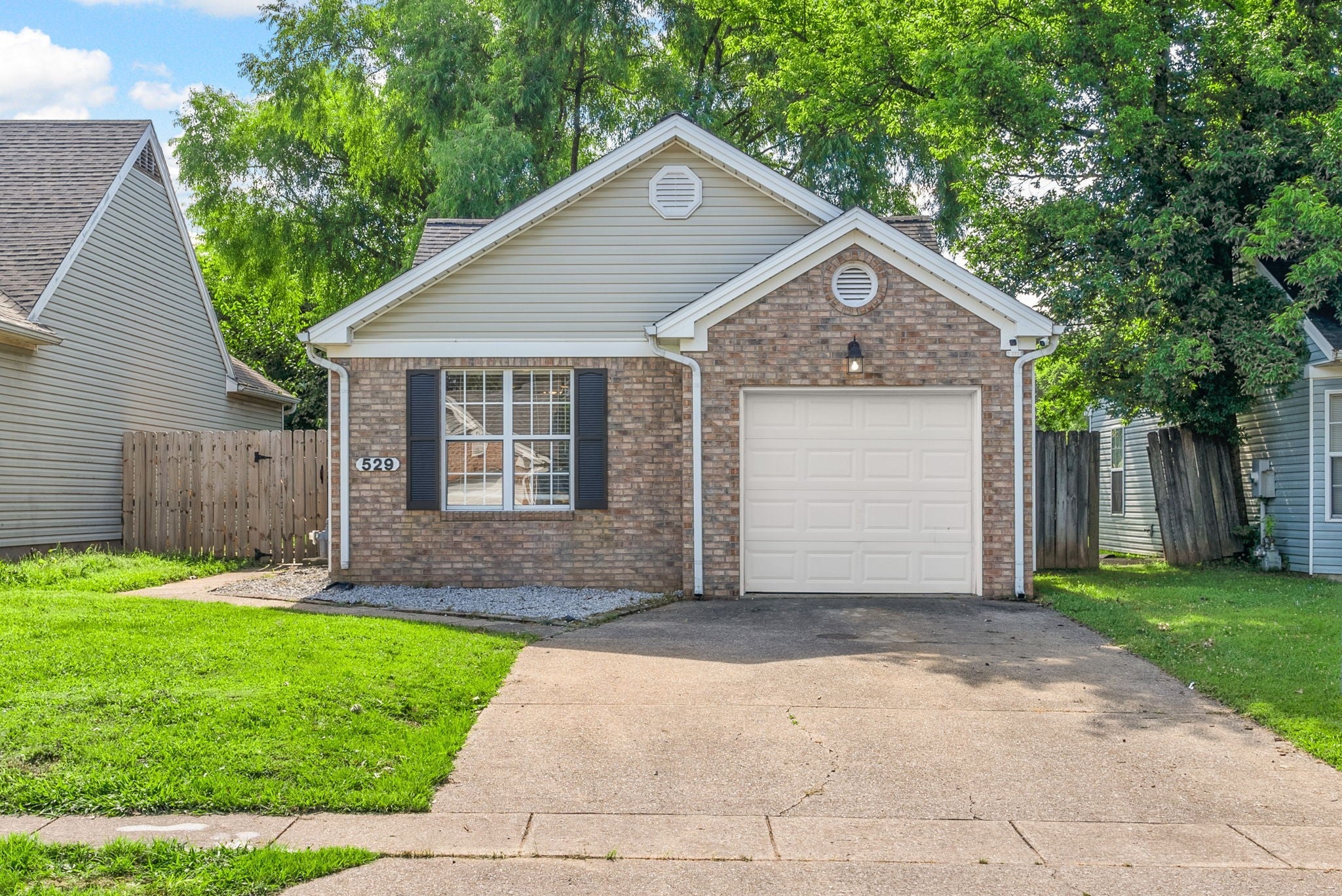 Photo of Listing #2930240
