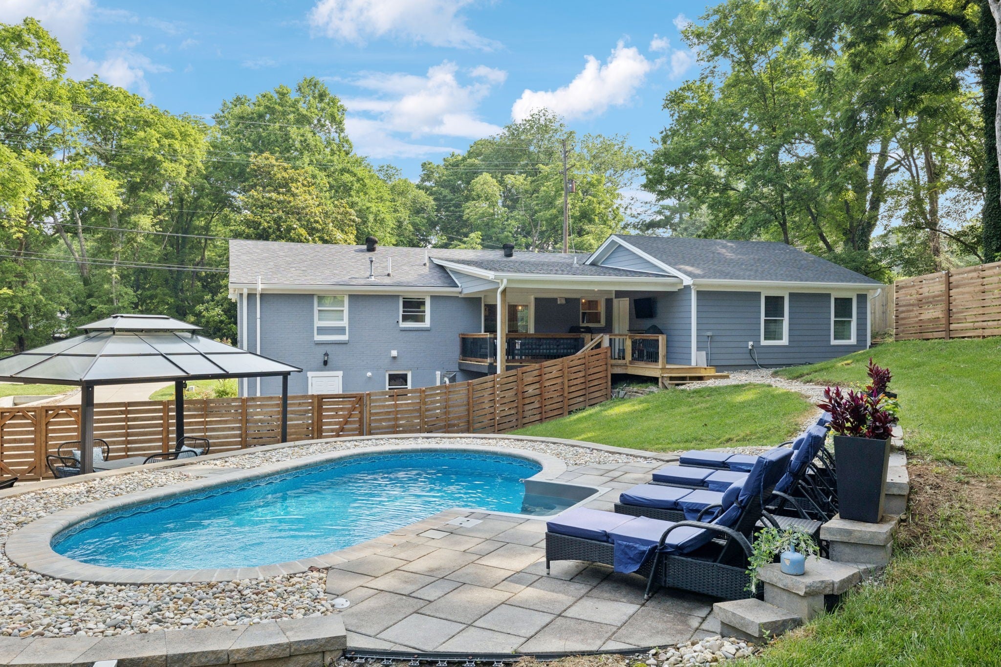 Photo of Listing #2930351