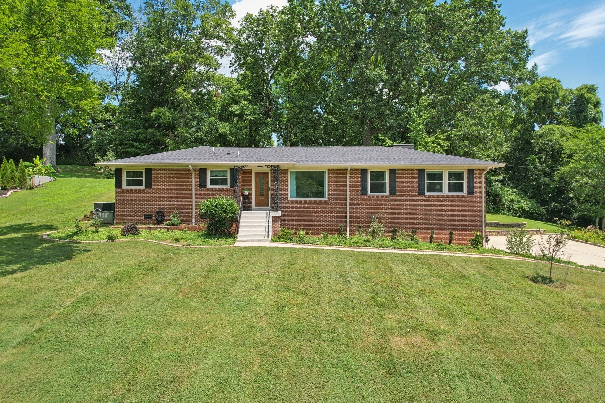 Photo of Listing #2936626