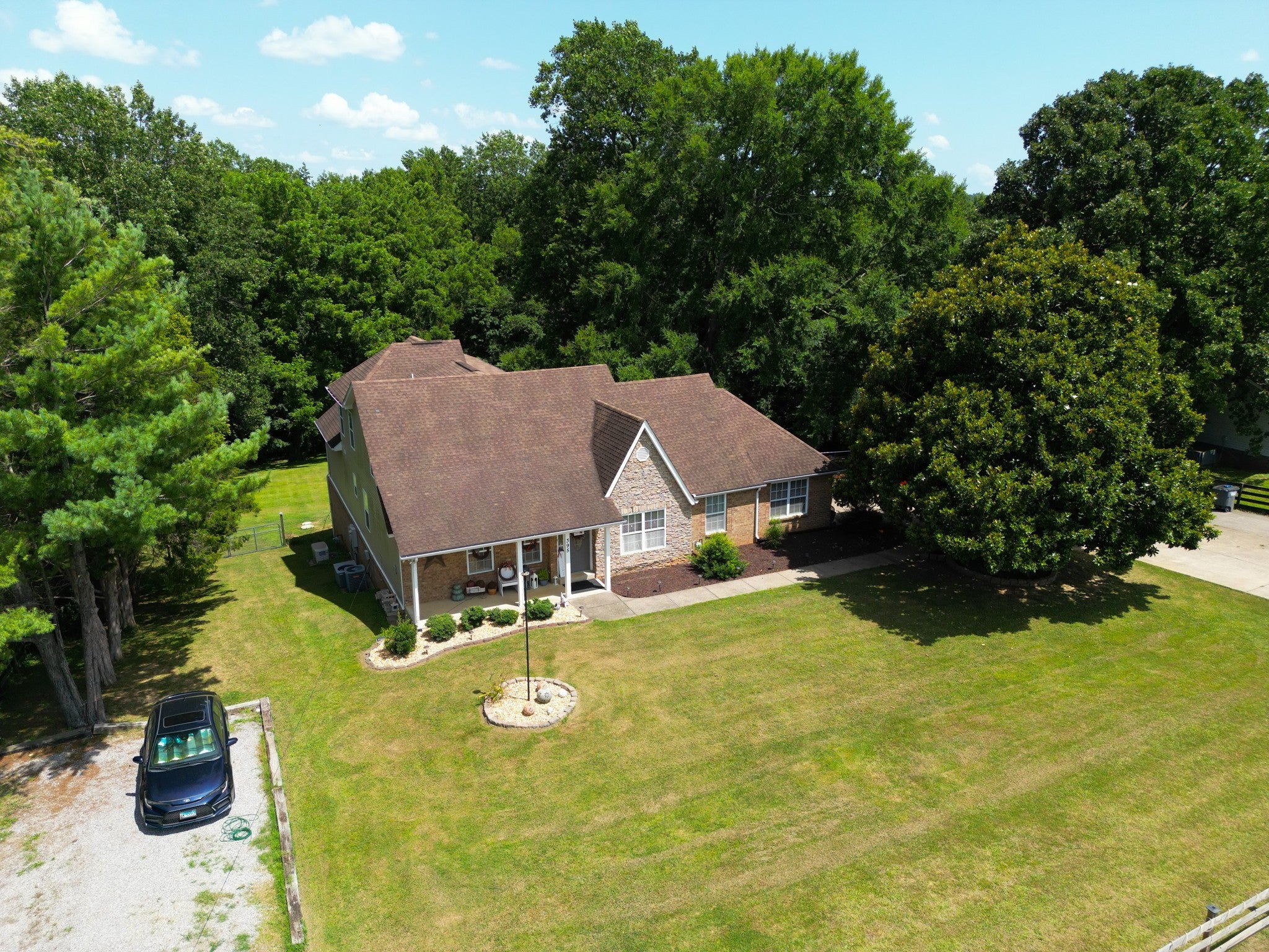 Photo of Listing #2936709