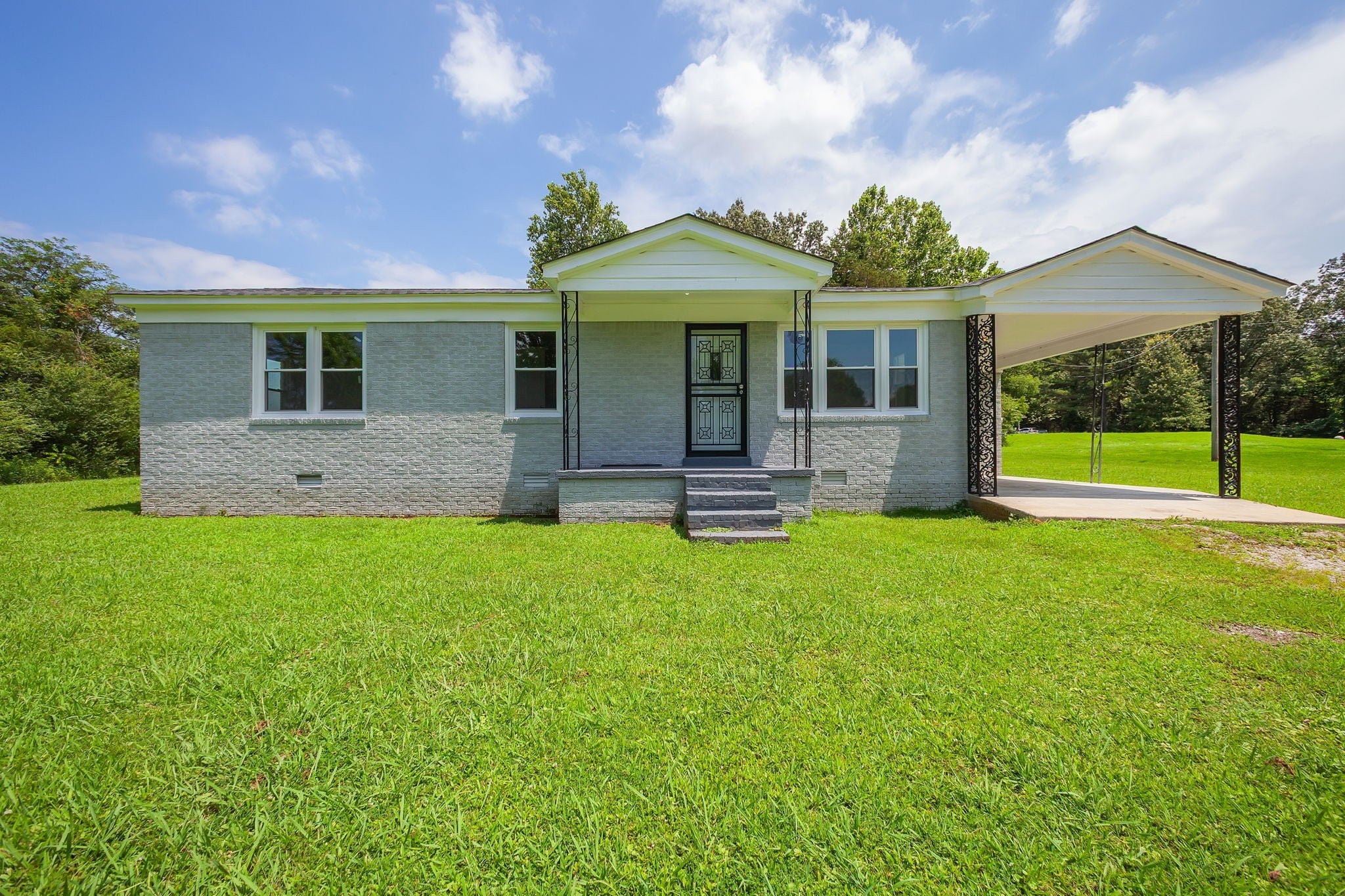 Photo of Listing #2936878
