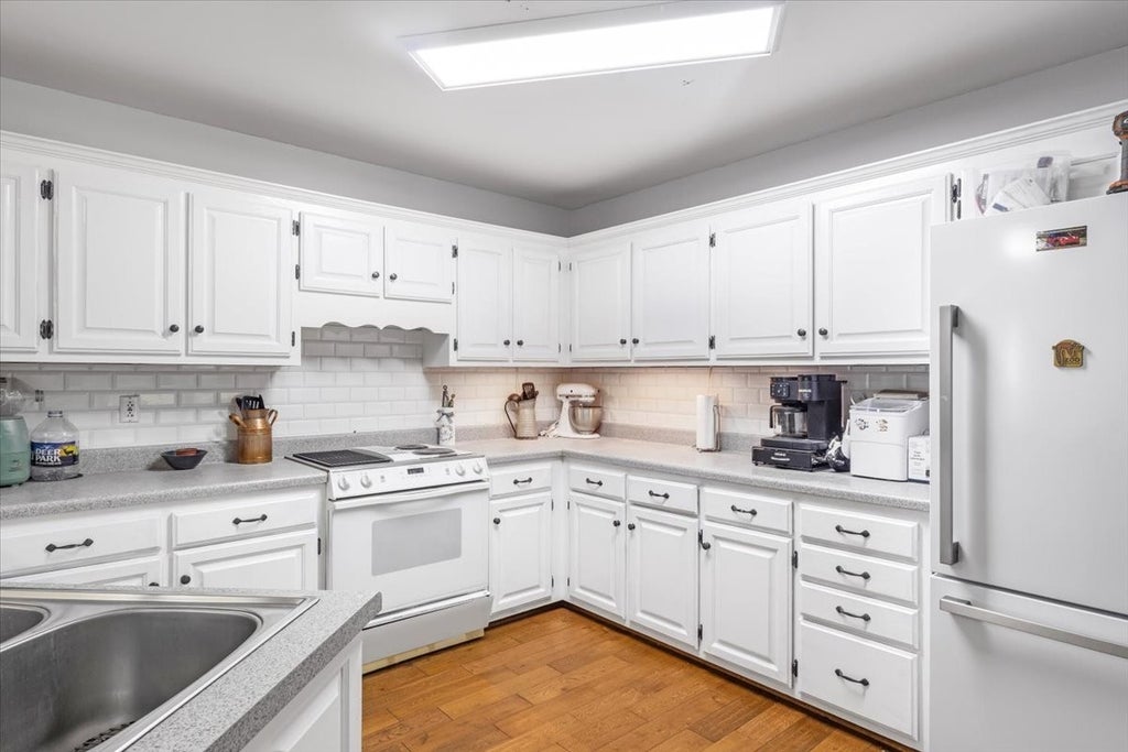 161 Cumberland Oaks Dr, Tullahoma