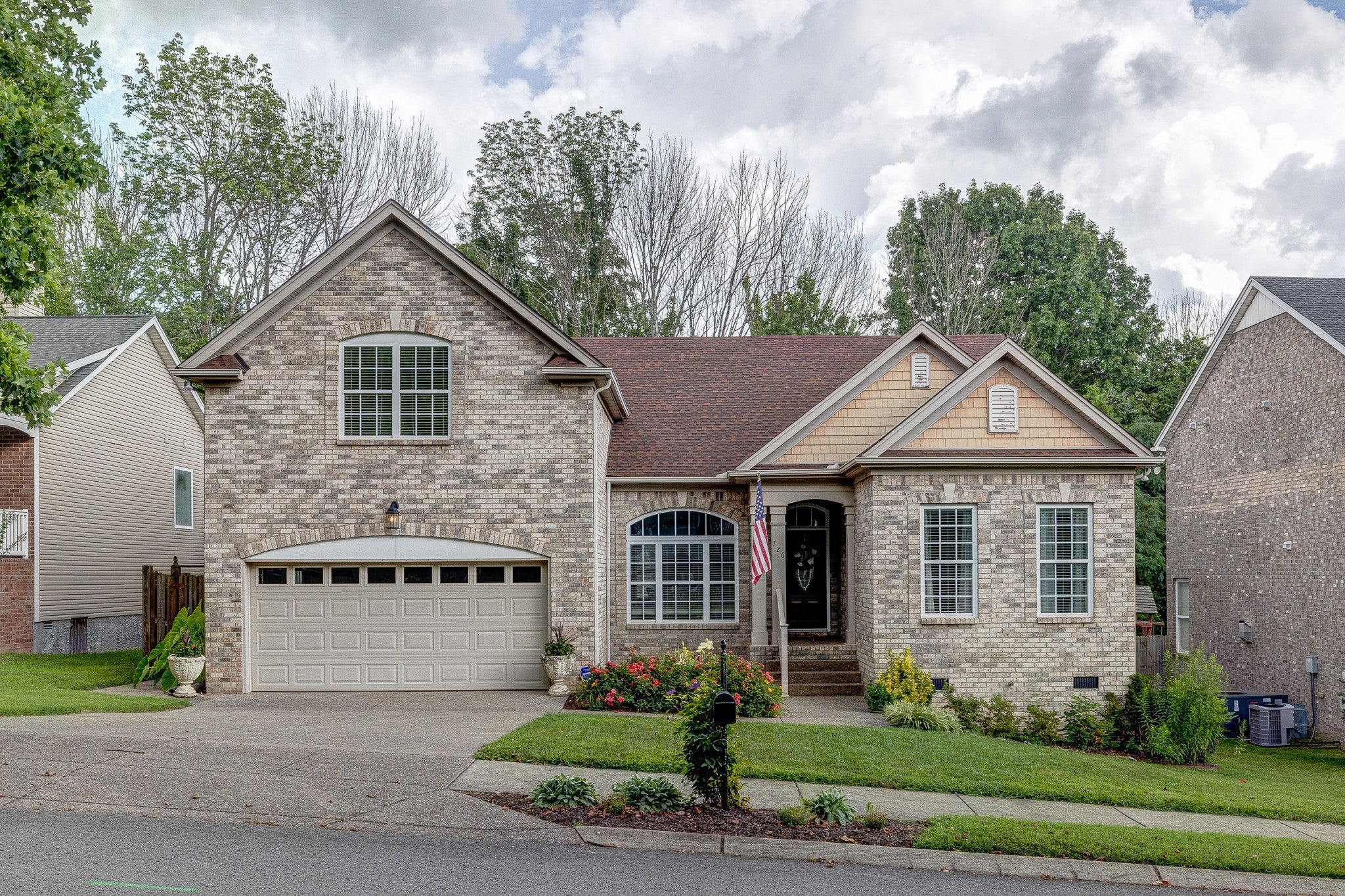 Photo of Listing #2939095
